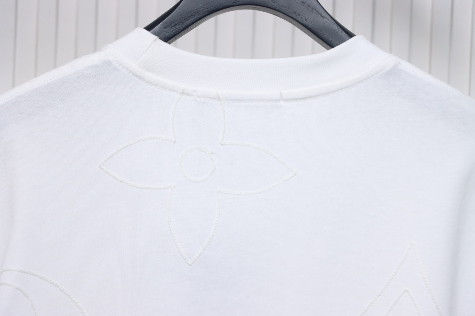 Louis Vuitton 2025ss white chain embroidery round neck short sleeve White