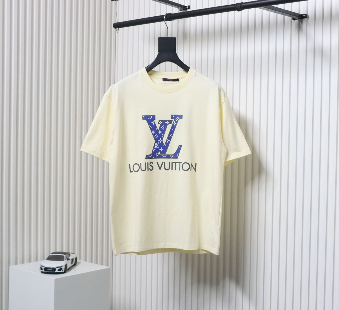Louis Vuitton 23ss monogram logo printed short sleeves beige