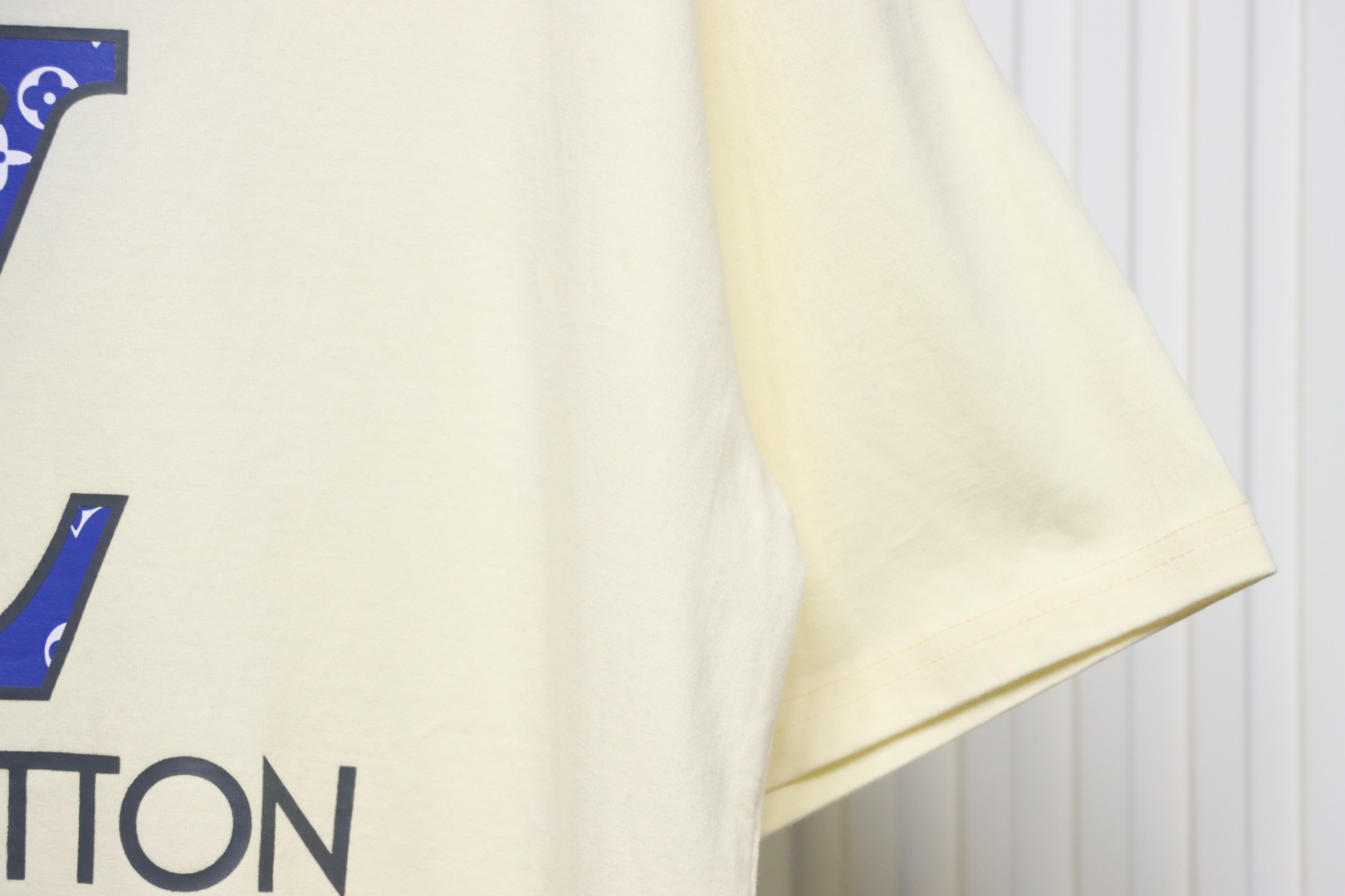 Louis Vuitton 23ss monogram logo printed short sleeves beige