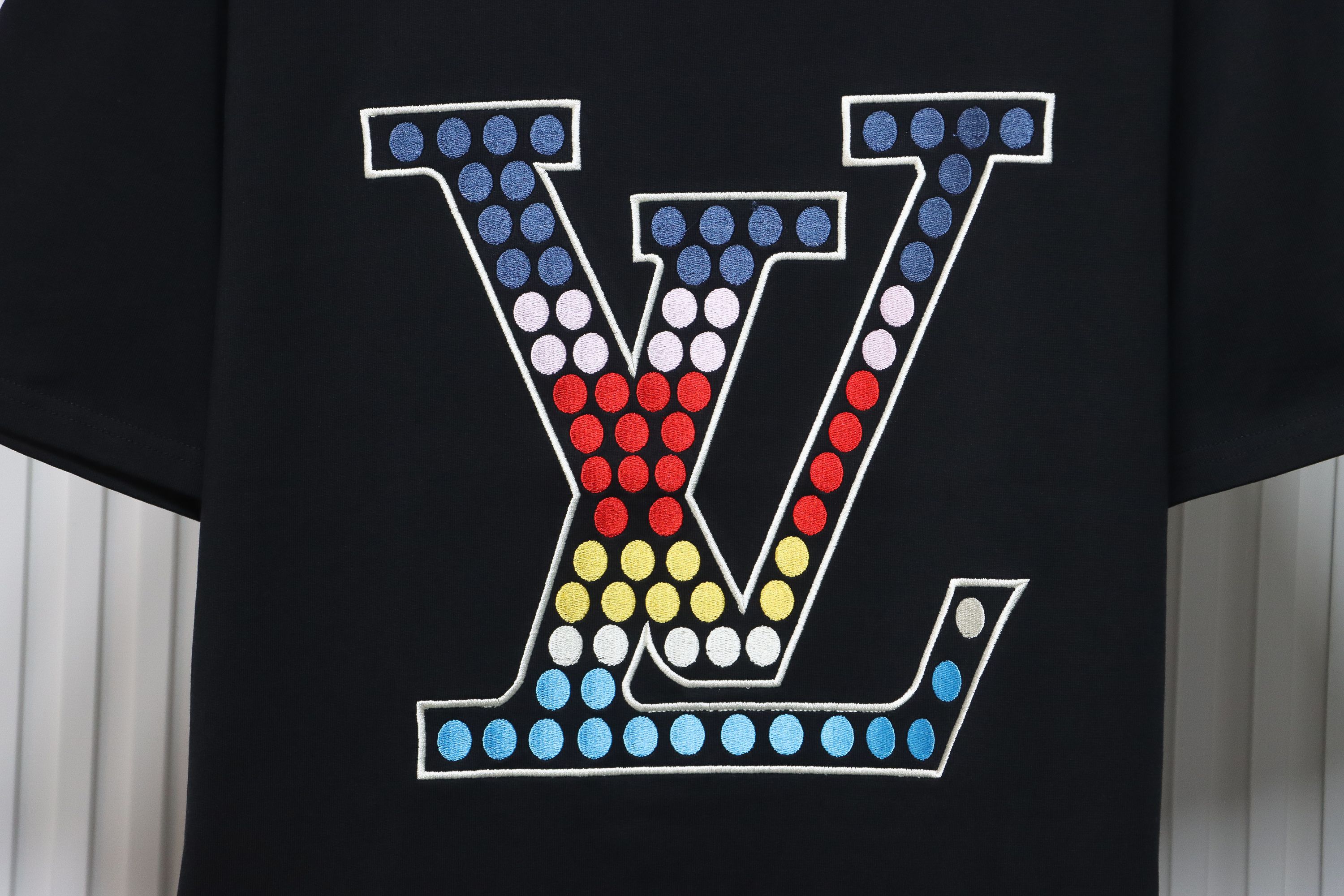 Louis Vuitton 24ss colorful polka dot heavy embroidered logo short sleeve black