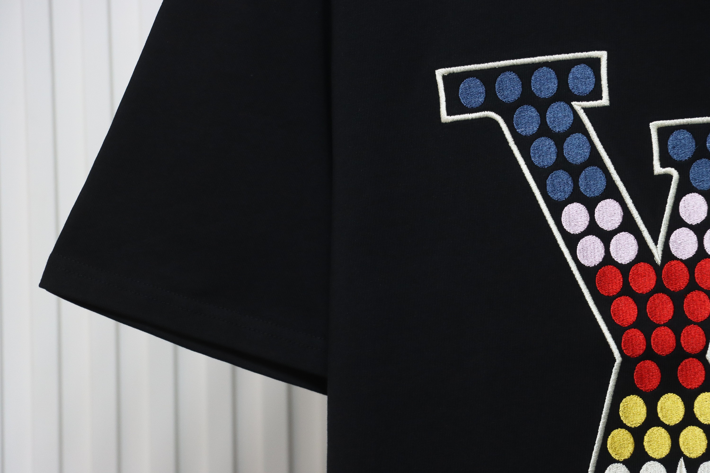 Louis Vuitton 24ss colorful polka dot heavy embroidered logo short sleeve black