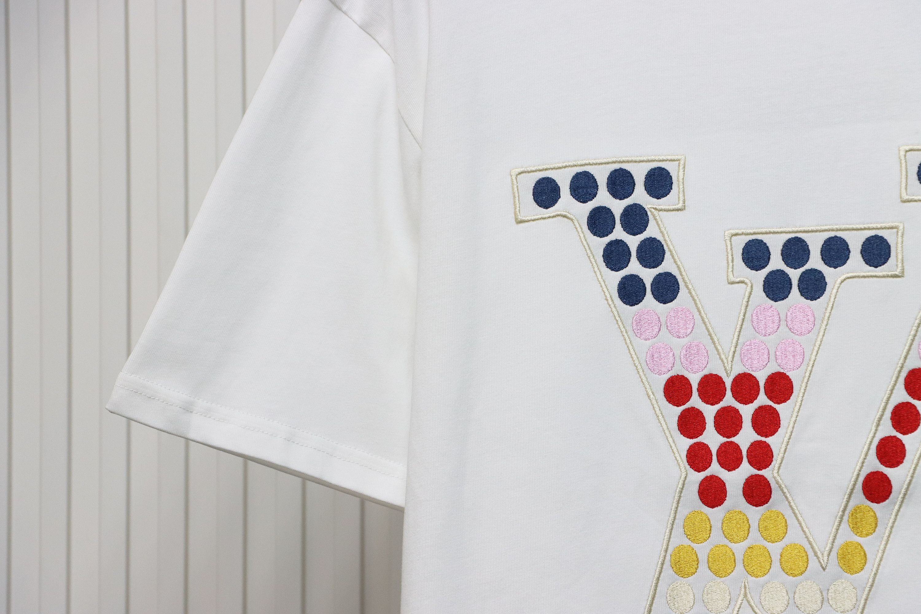 Louis Vuitton 24ss colorful polka dot heavy embroidered logo short sleeve White