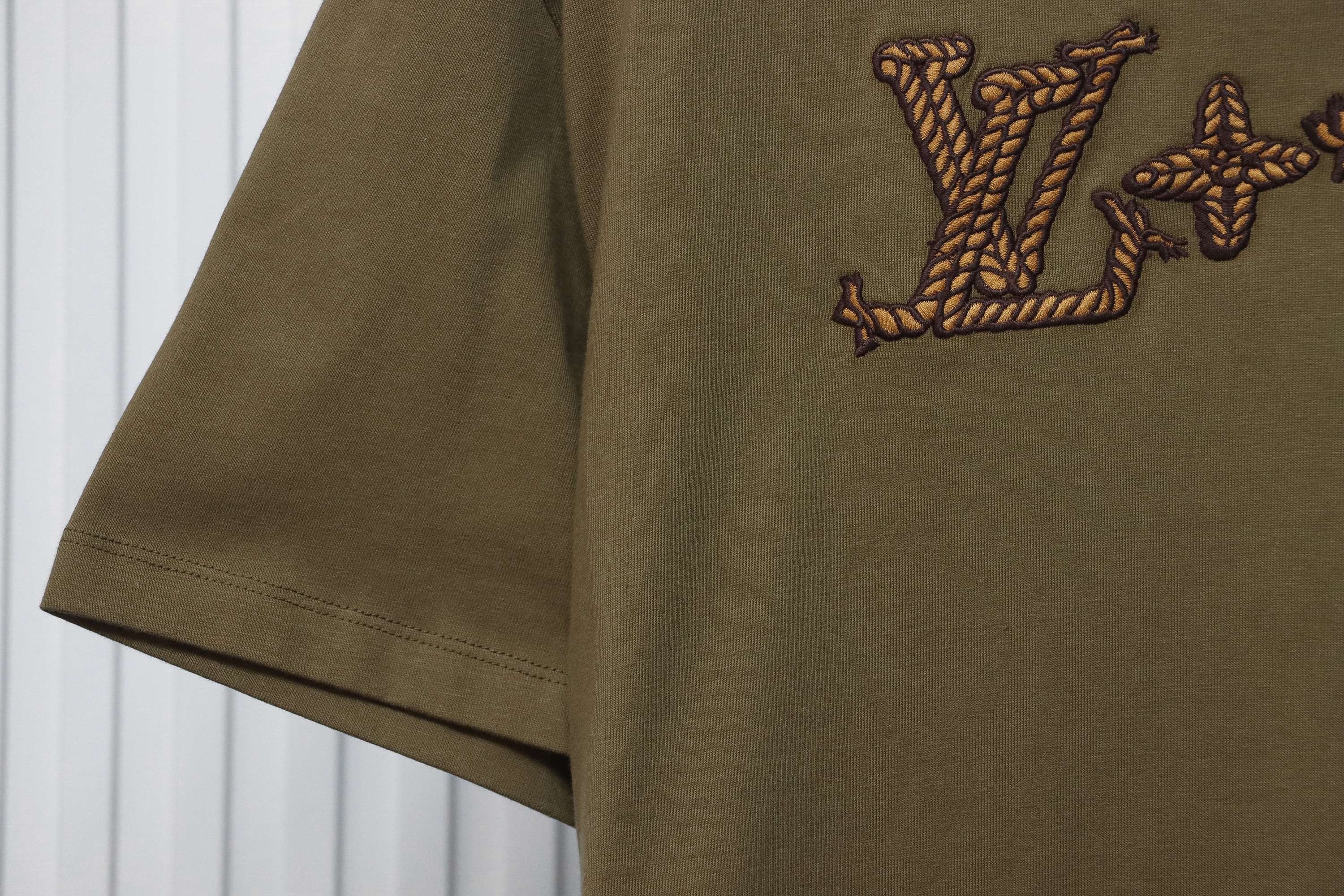 Louis Vuitton 24ss LV hemp rope knot embroidered short sleeves dark brown