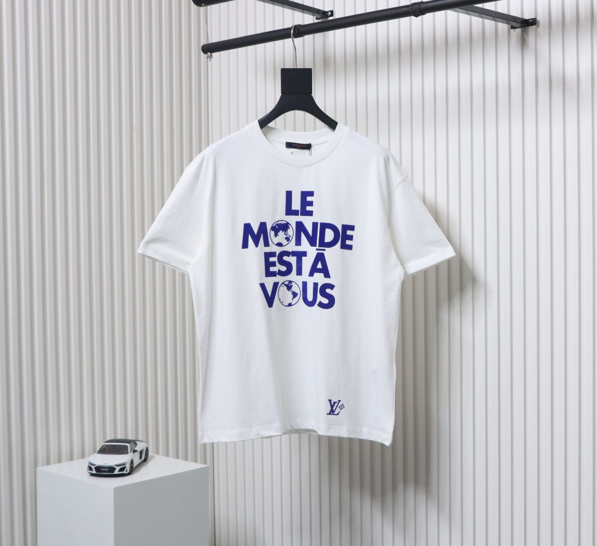 Louis Vuitton 25ss blue flocked slogan print short sleeves