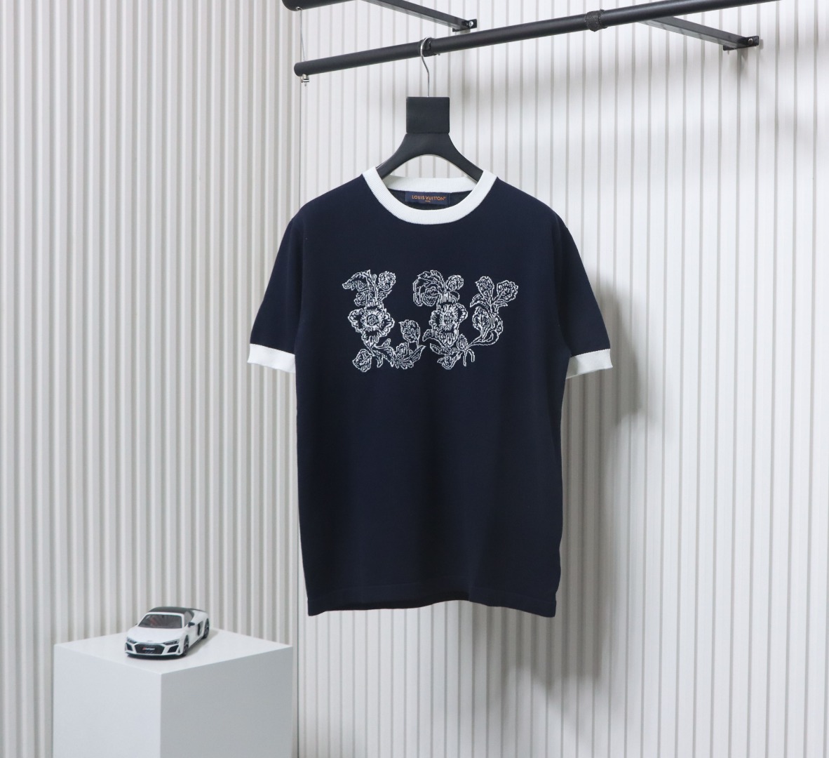 Louis Vuitton 25ss early spring new short-sleeved sunflower floral knitted short-sleeved