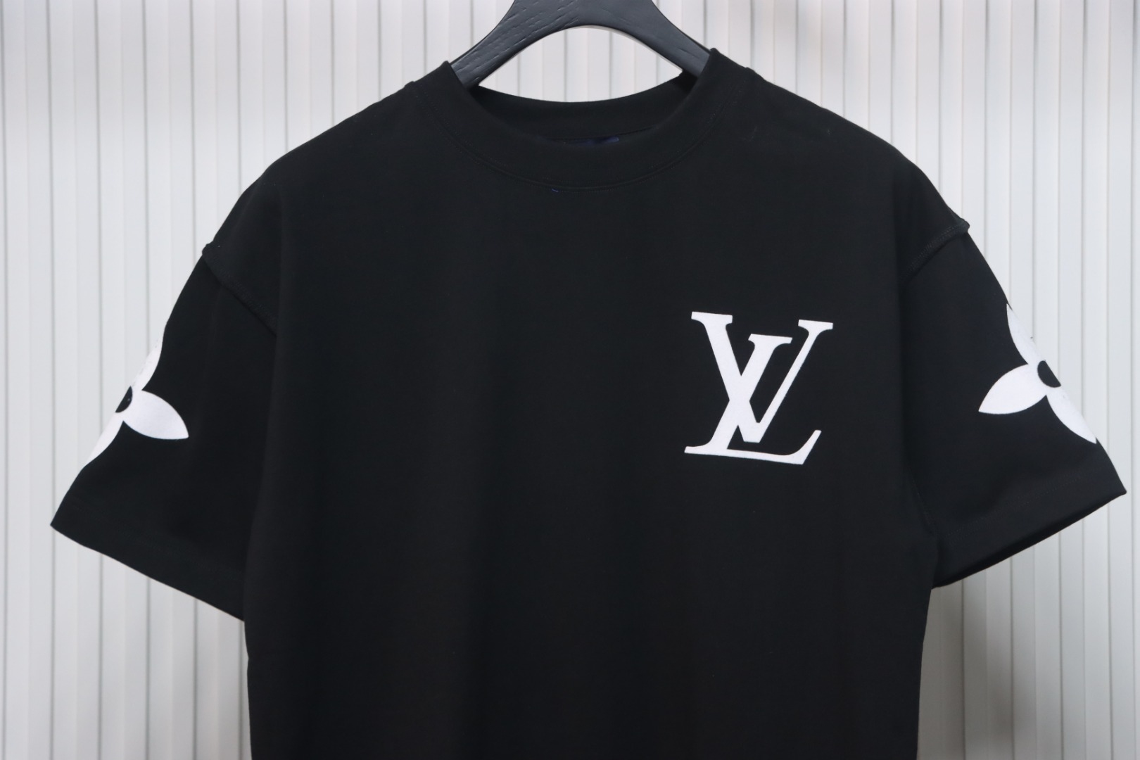 Louis Vuitton 25ss four-leaf clover hot diamond logo flocked short-sleeved T-shirt black