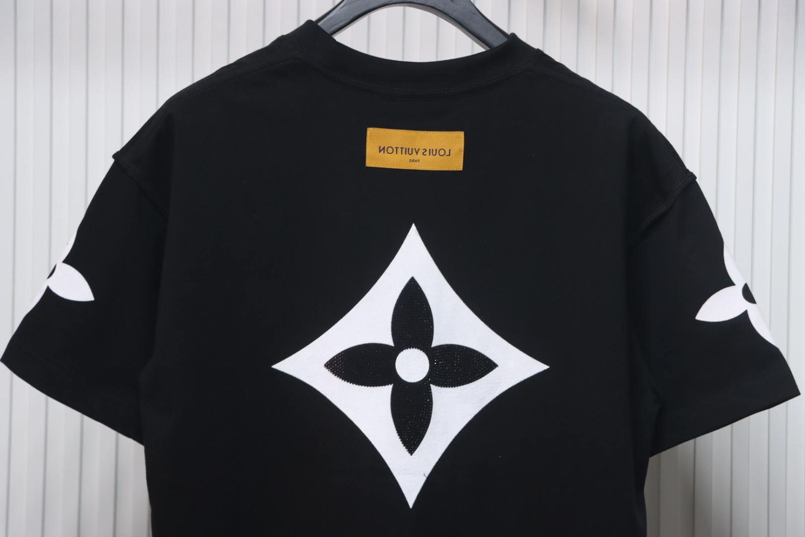 Louis Vuitton 25ss four-leaf clover hot diamond logo flocked short-sleeved T-shirt black