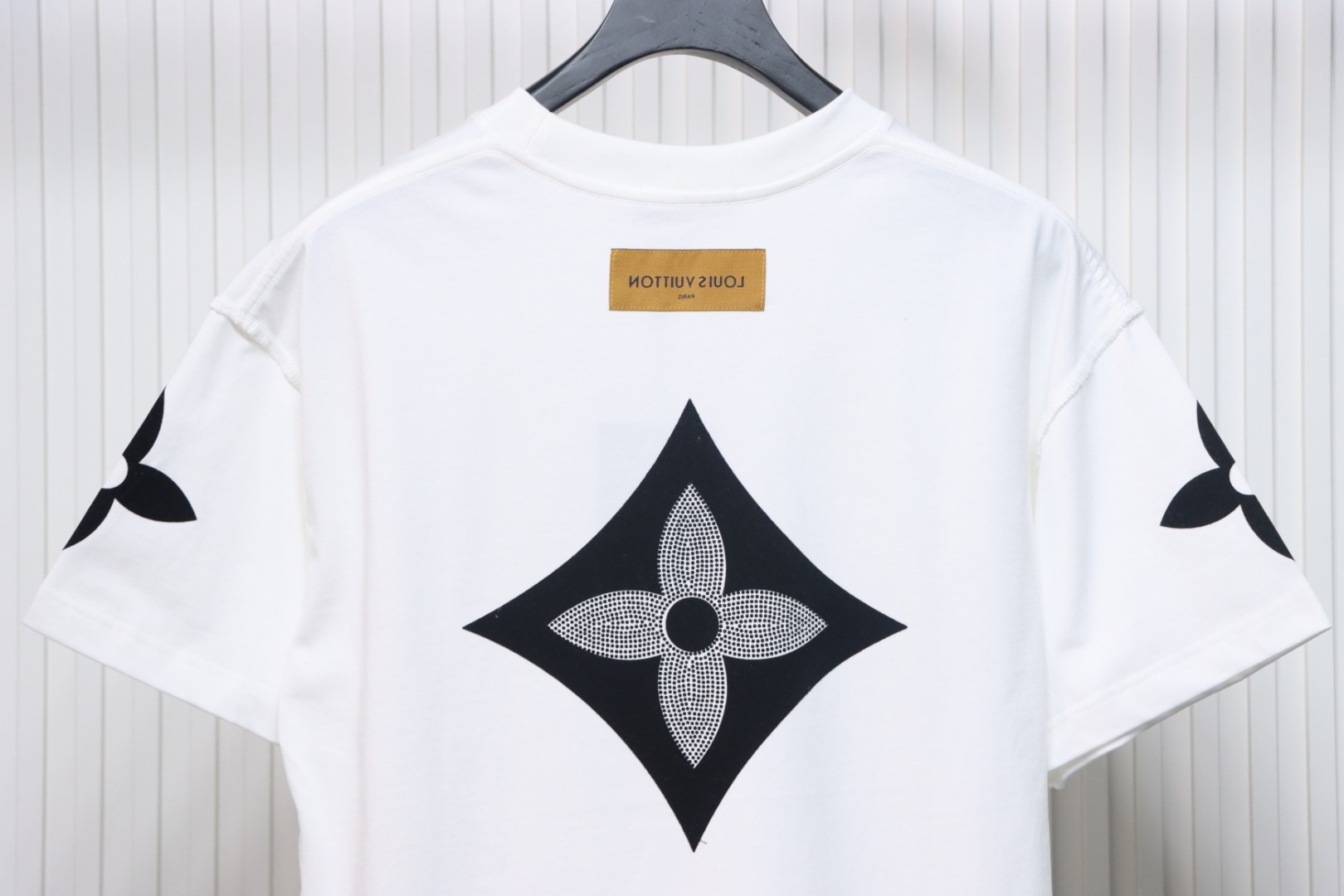 Louis Vuitton 25ss four-leaf clover hot diamond logo flocked short-sleeved T-shirt white