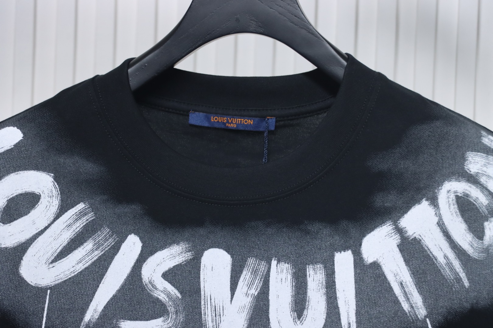 Louis Vuitton 25ss neckline graffiti letter print large logo short sleeve T-shirt black