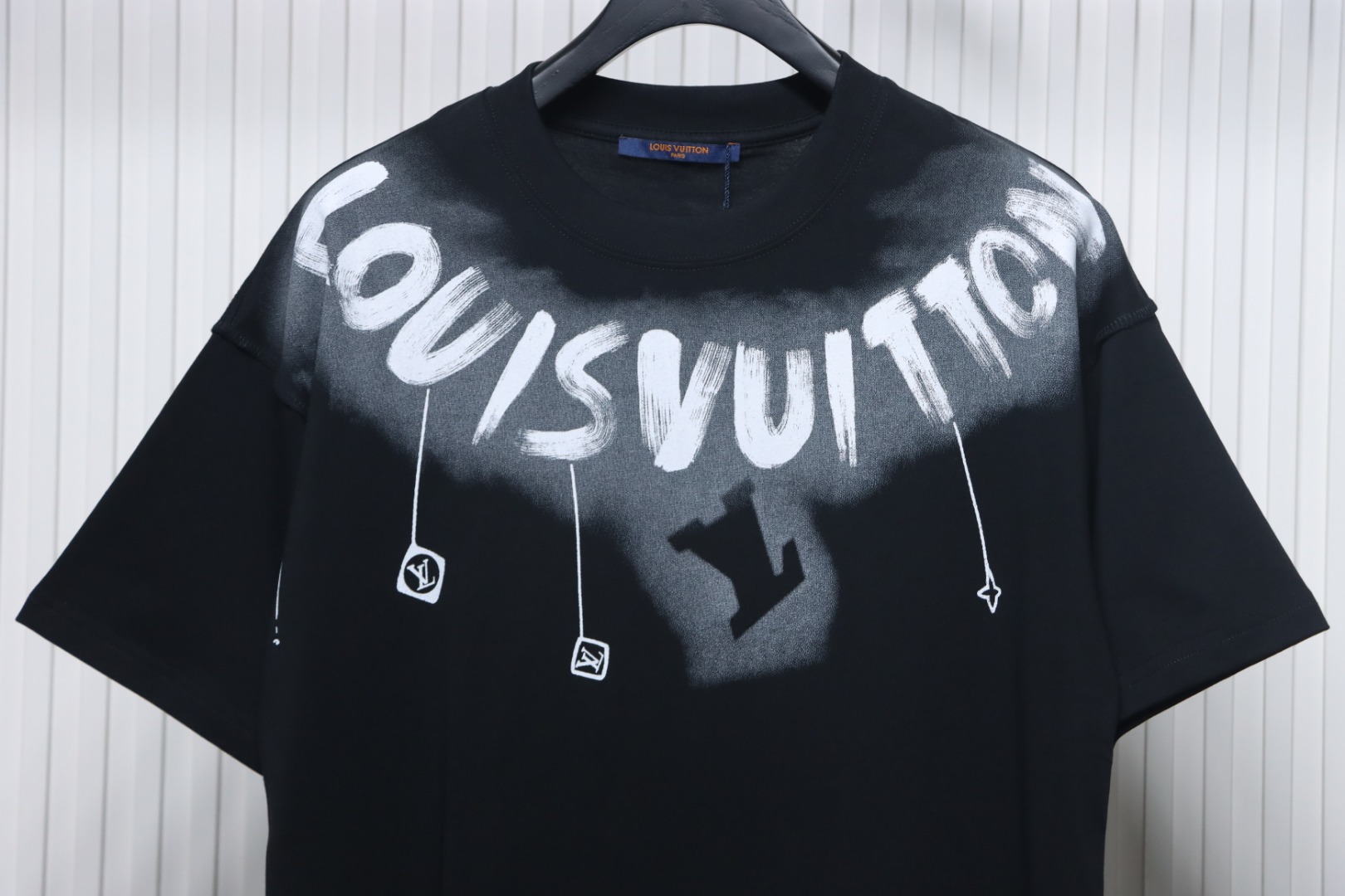 Louis Vuitton 25ss neckline graffiti letter print large logo short sleeve T-shirt black