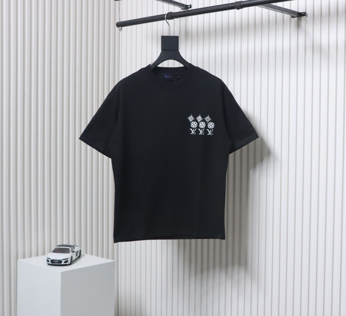 Louis Vuitton 25ss three flower embroidered lettering short-sleeved T-shirt black