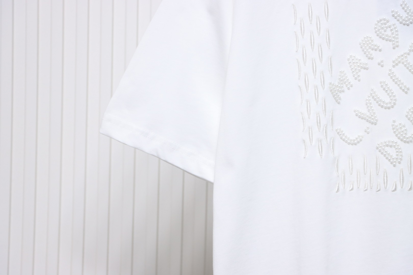 Louis Vuitton ✖ Pharrell joint handmade pearl embroidered short-sleeved T-shirt