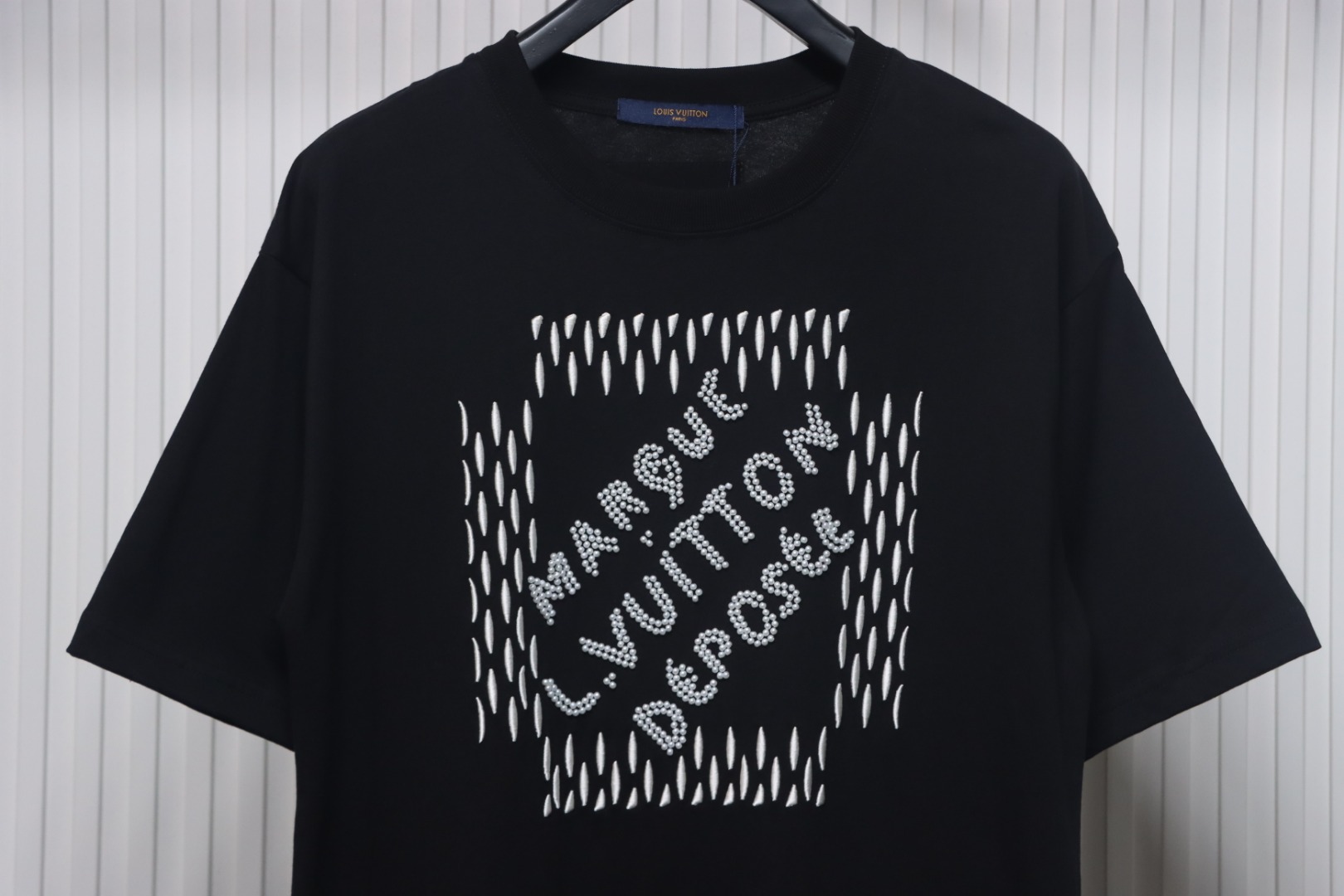 Louis Vuitton ✖ Pharrell joint handmade pearl embroidered short-sleeved T-shirt black