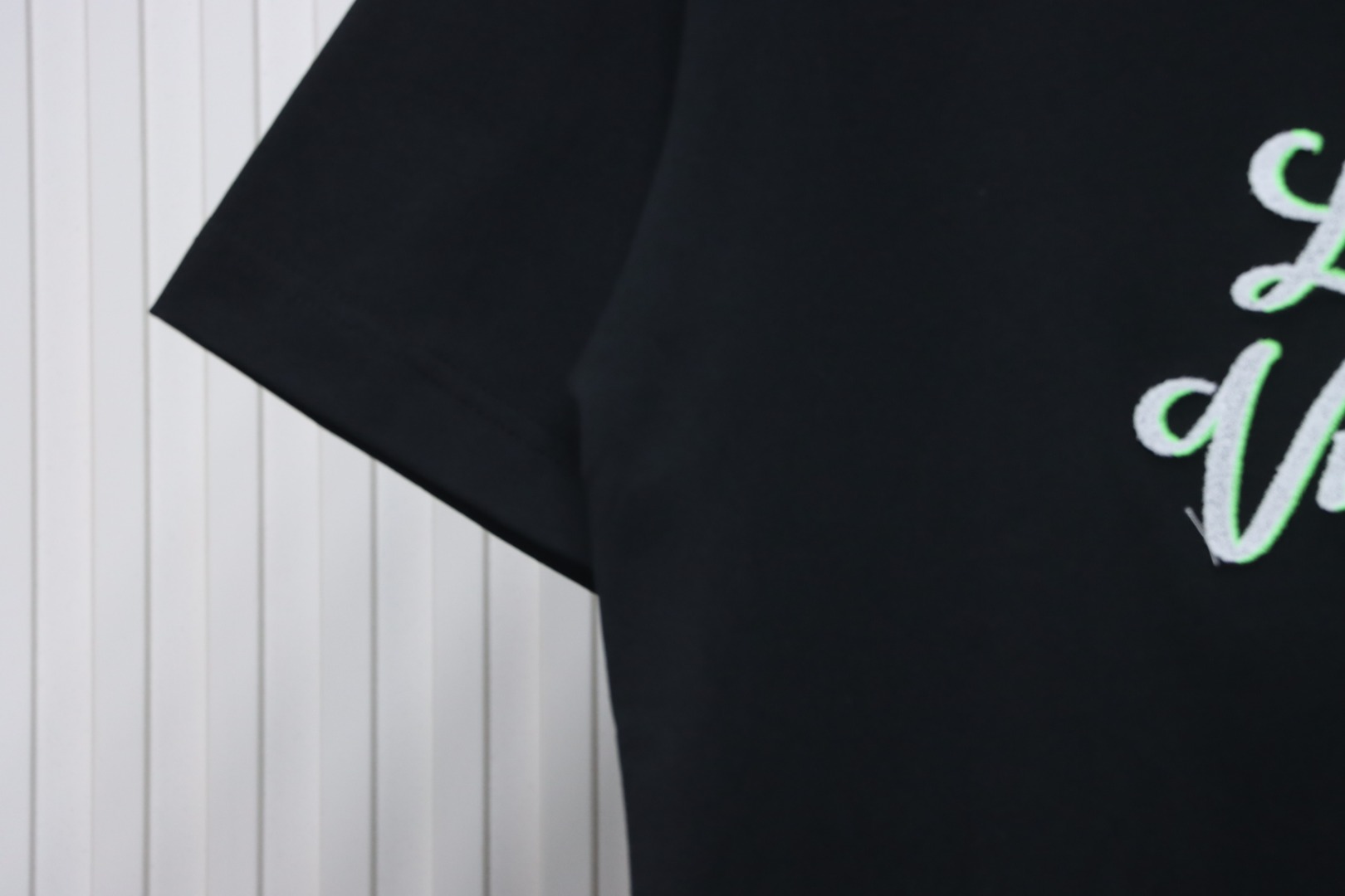 Louis Vuitton Colorful Gradient Logo Toothbrush Embroidered Short Sleeve T-shirt Black