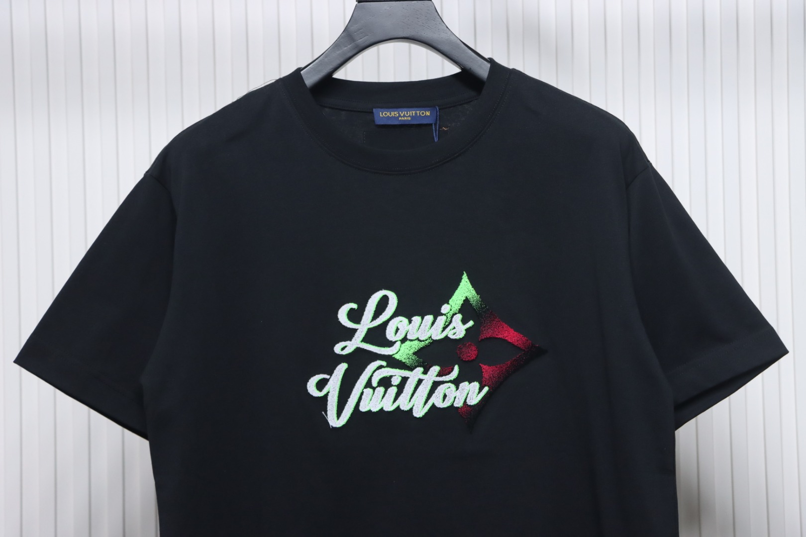 Louis Vuitton Colorful Gradient Logo Toothbrush Embroidered Short Sleeve T-shirt Black
