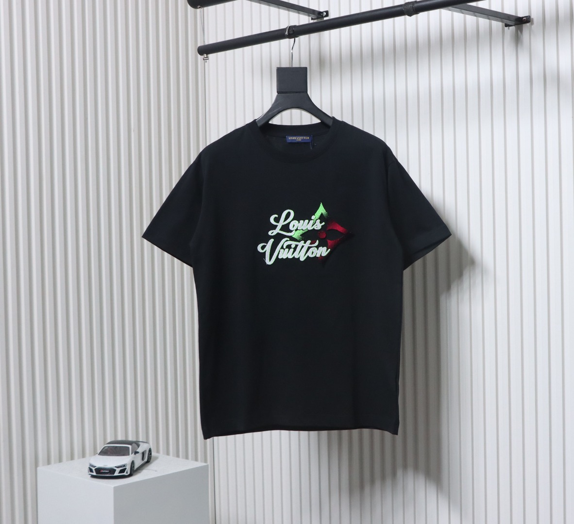 Louis Vuitton Colorful Gradient Logo Toothbrush Embroidered Short Sleeve T-shirt Black