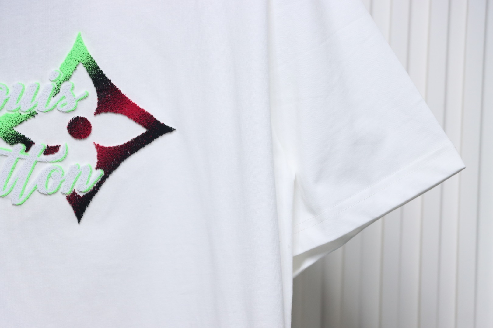 Louis Vuitton Colorful Gradient Logo Toothbrush Embroidered Short Sleeve T-shirt White