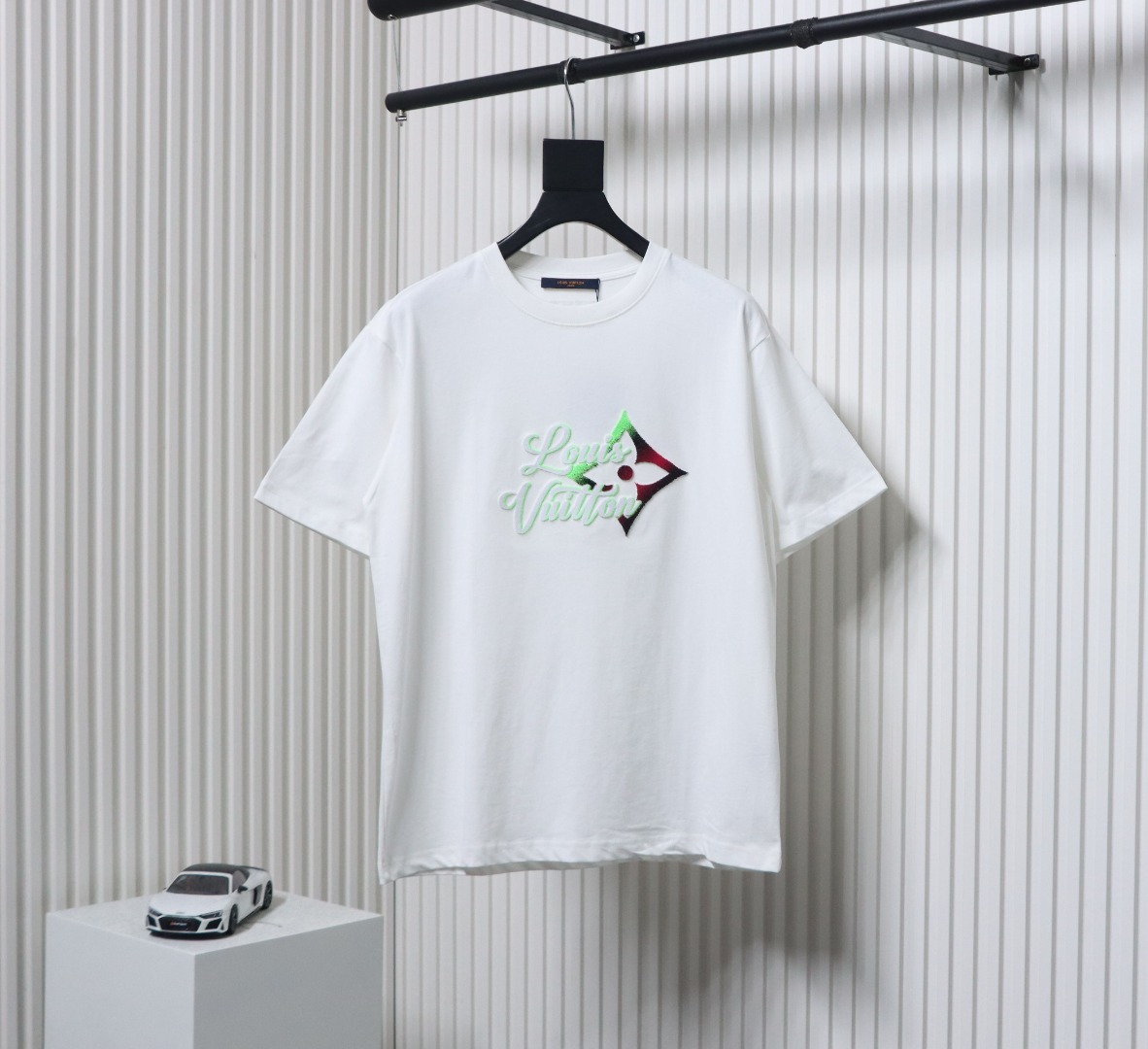 Louis Vuitton Colorful Gradient Logo Toothbrush Embroidered Short Sleeve T-shirt White