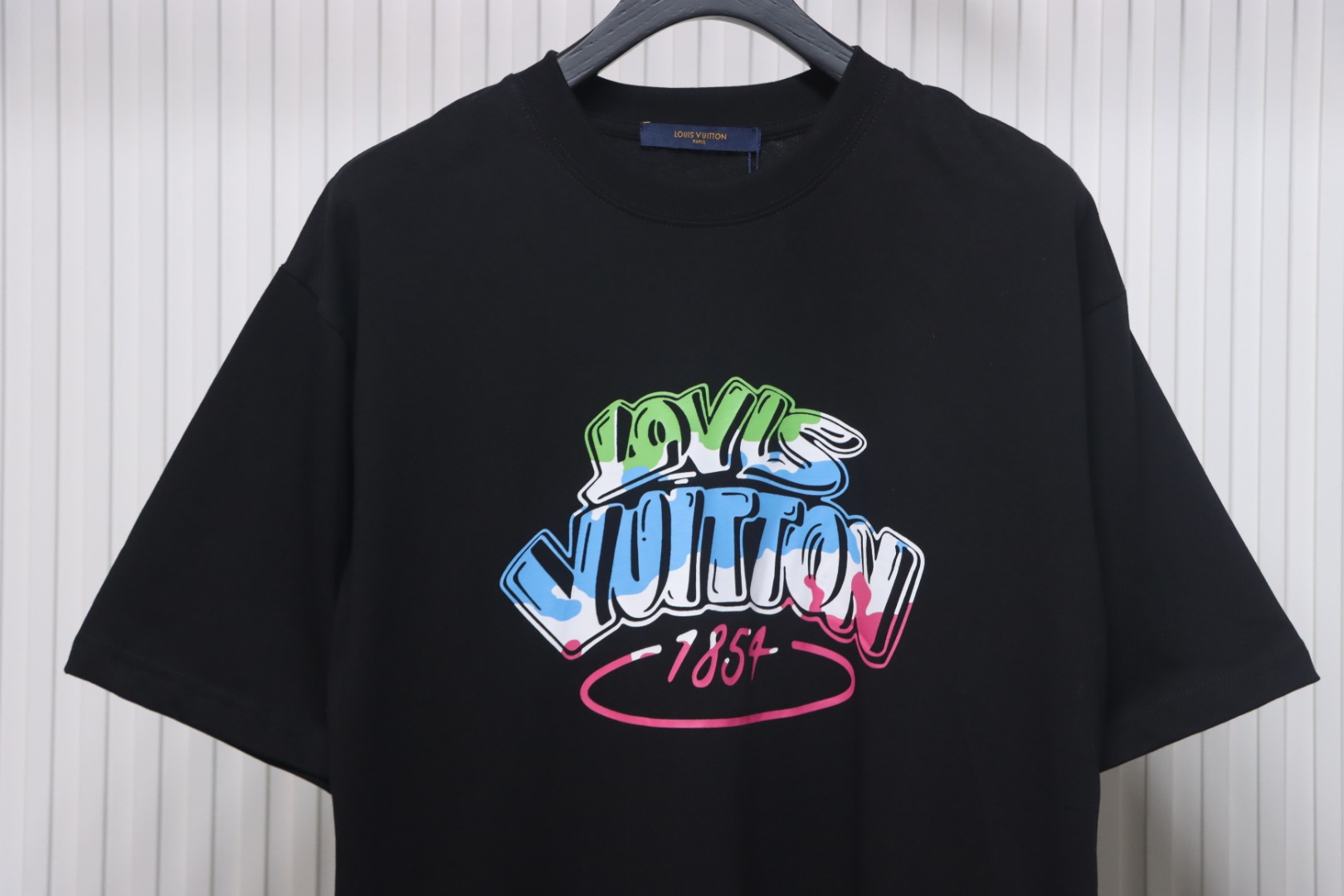 Louis Vuitton colorful letter logo print short sleeve black