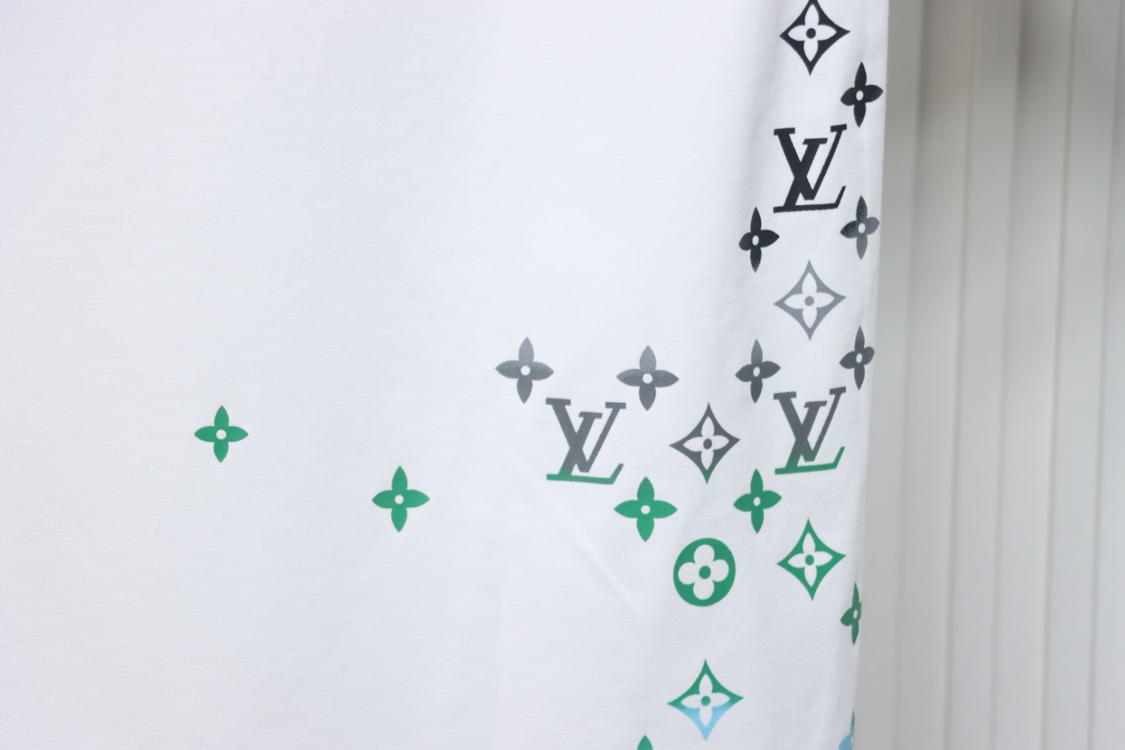 Louis Vuitton Employee Limited Edition Foam Print Short Sleeve T-Shirt White