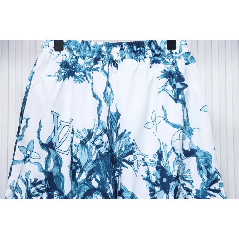 Louis Vuitton LV 24ss coral seagrass print shorts