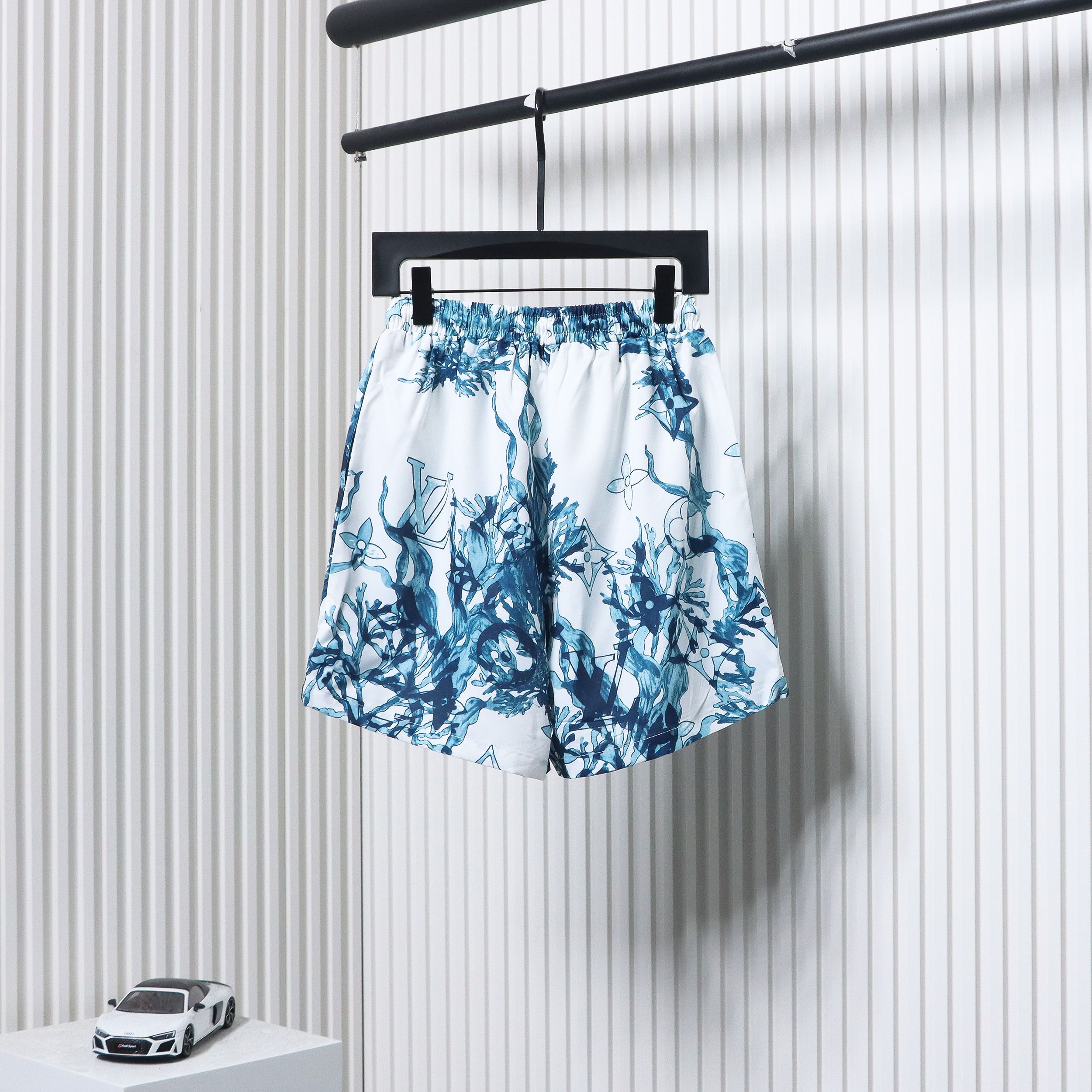 Louis Vuitton LV 24ss coral seagrass print shorts
