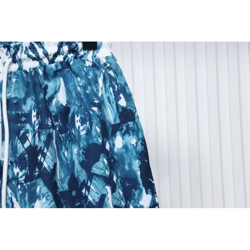 Louis Vuitton LV 24ss coral seagrass print shorts