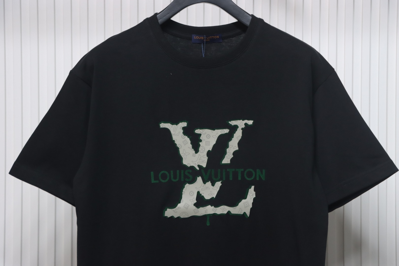 Louis Vuitton LV 25SS flocked logo short-sleeved T-shirt black
