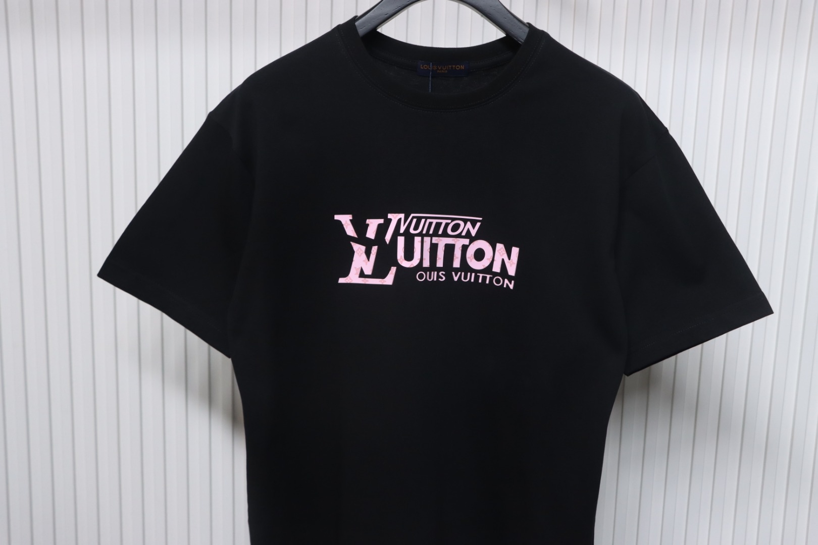Louis Vuitton LV 25SS Pink Letters Short Sleeve T-Shirt black