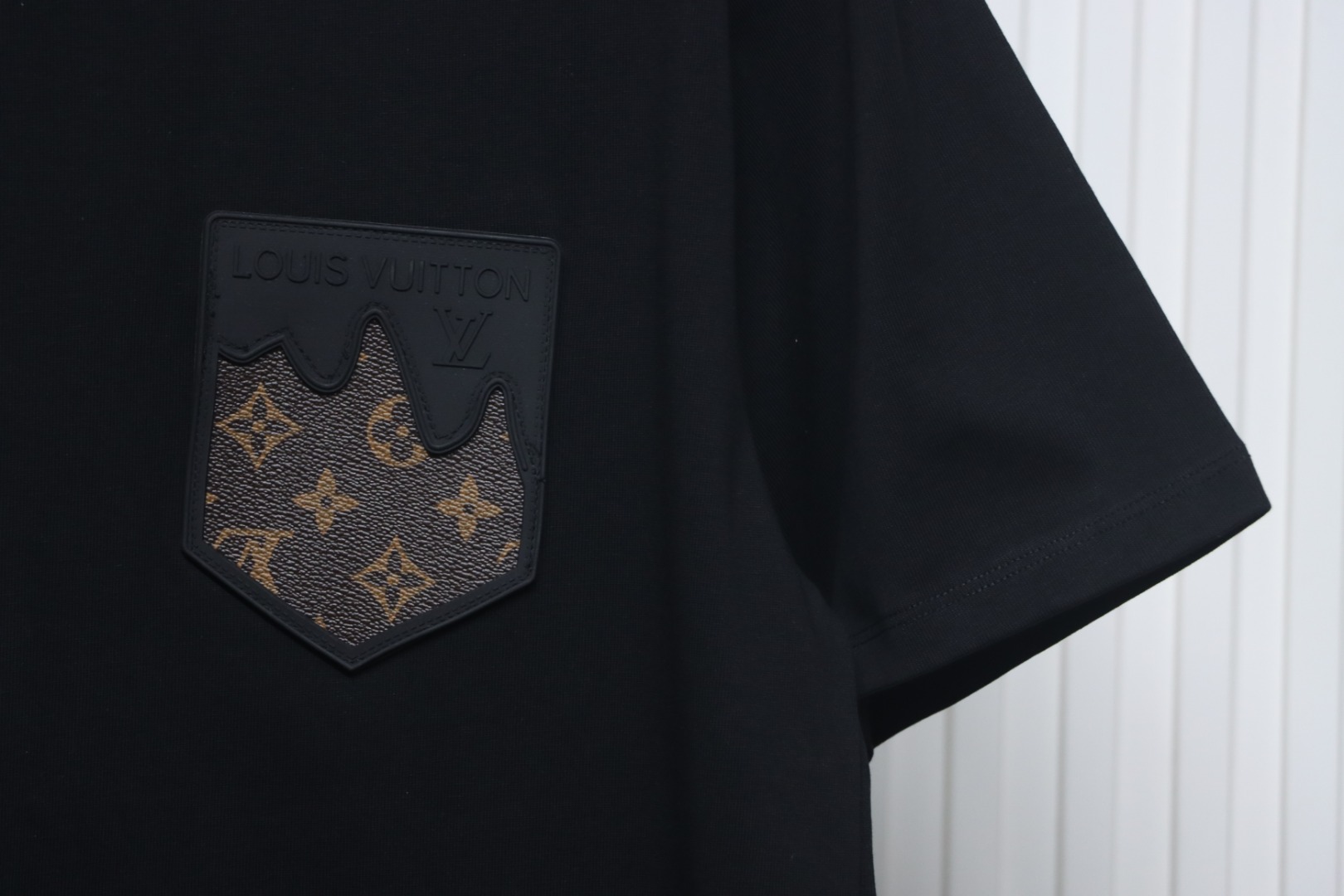 Louis Vuitton LV Embroidered Logo Short Sleeve T-Shirt black