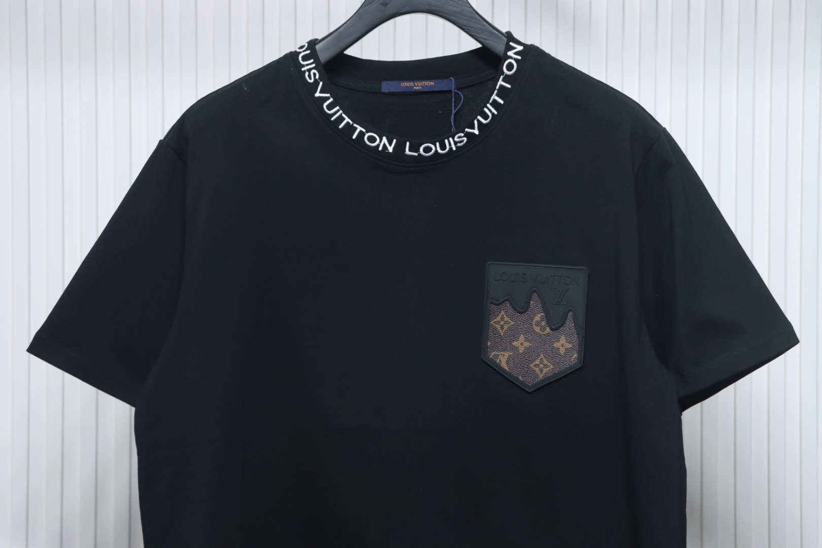 Louis Vuitton LV Embroidered Logo Short Sleeve T-Shirt black
