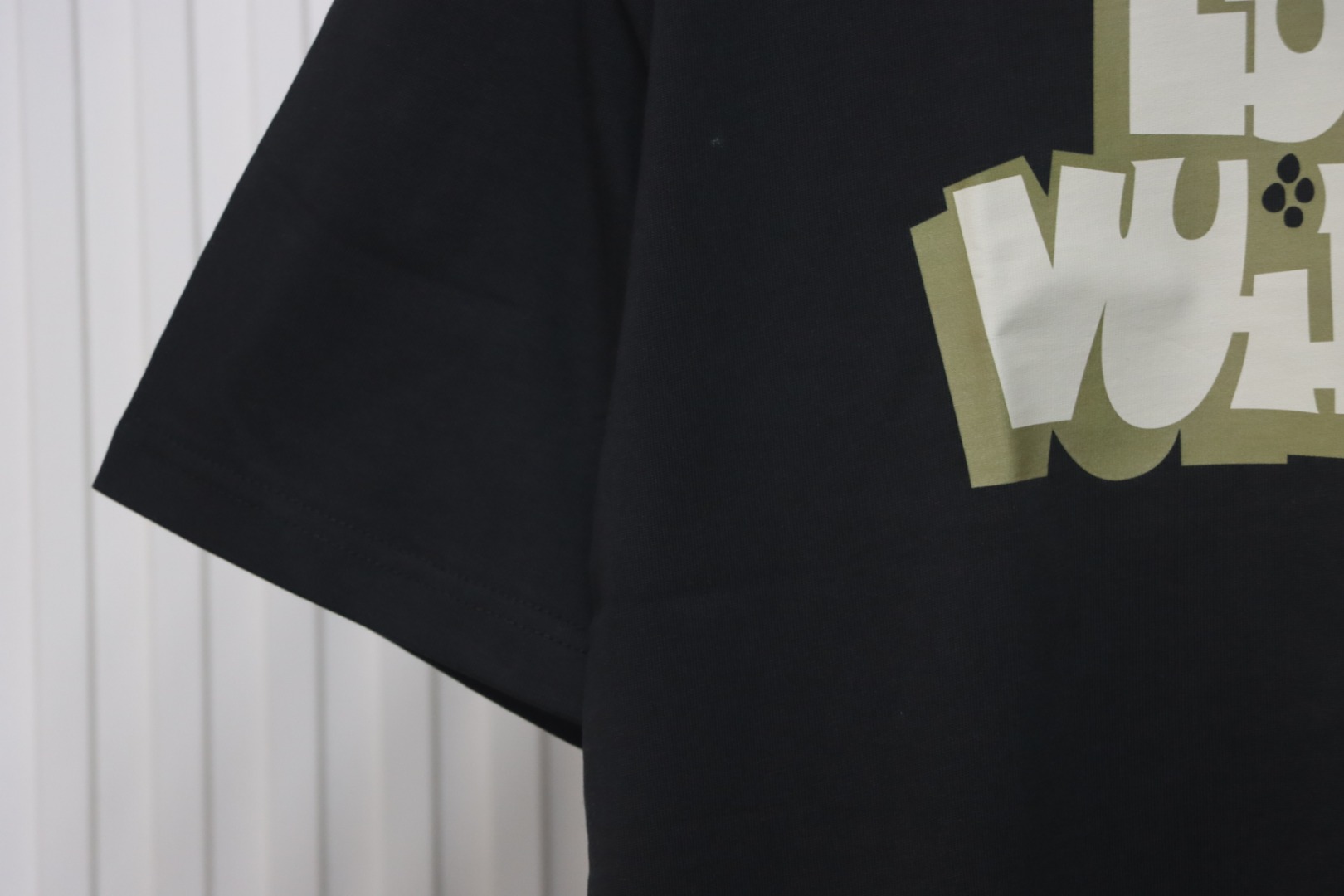 Louis Vuitton LV shadow letter short-sleeved T-shirt black