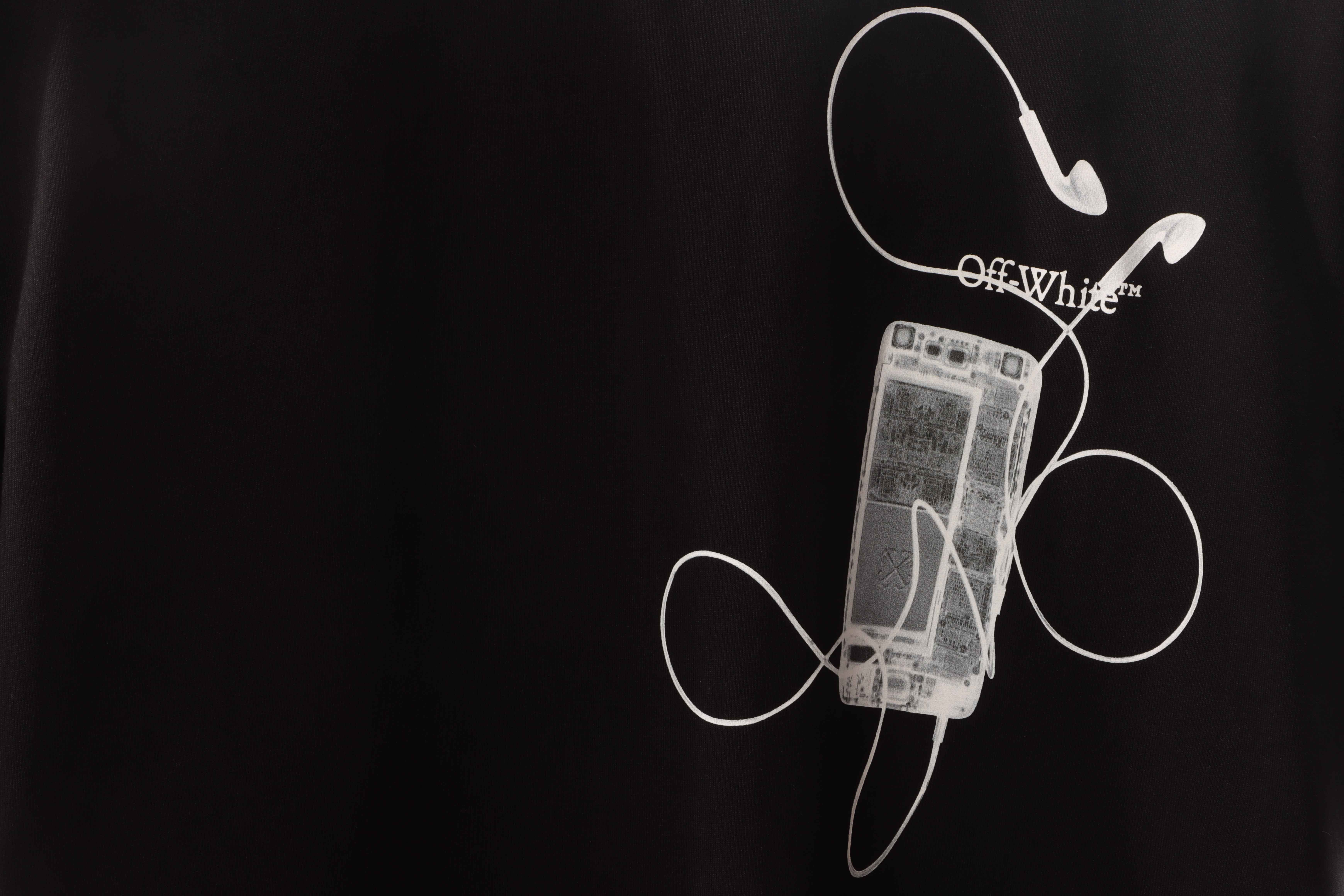 OW digital earphones arrow print short sleeves