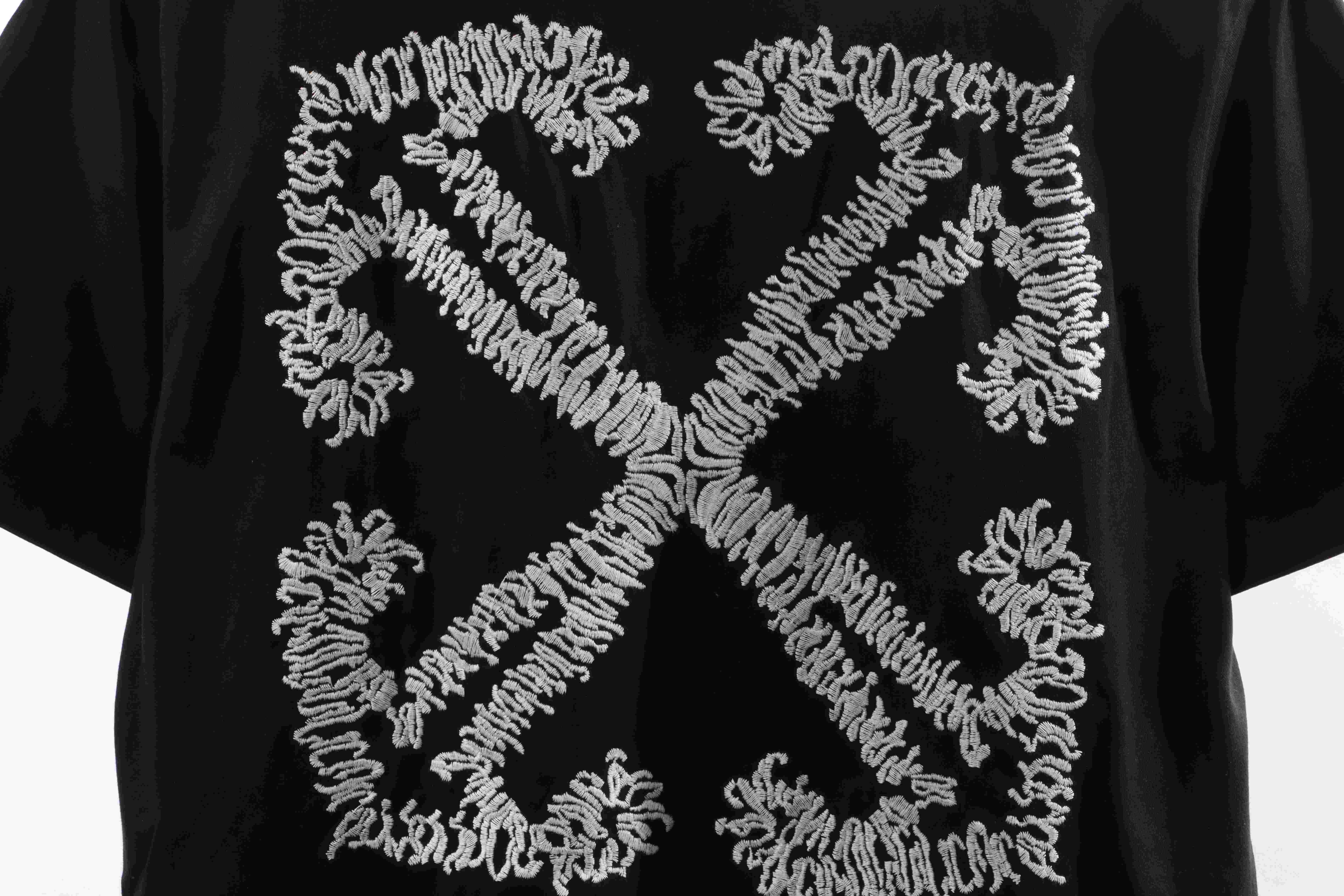 OW embroidered arrow short sleeves black