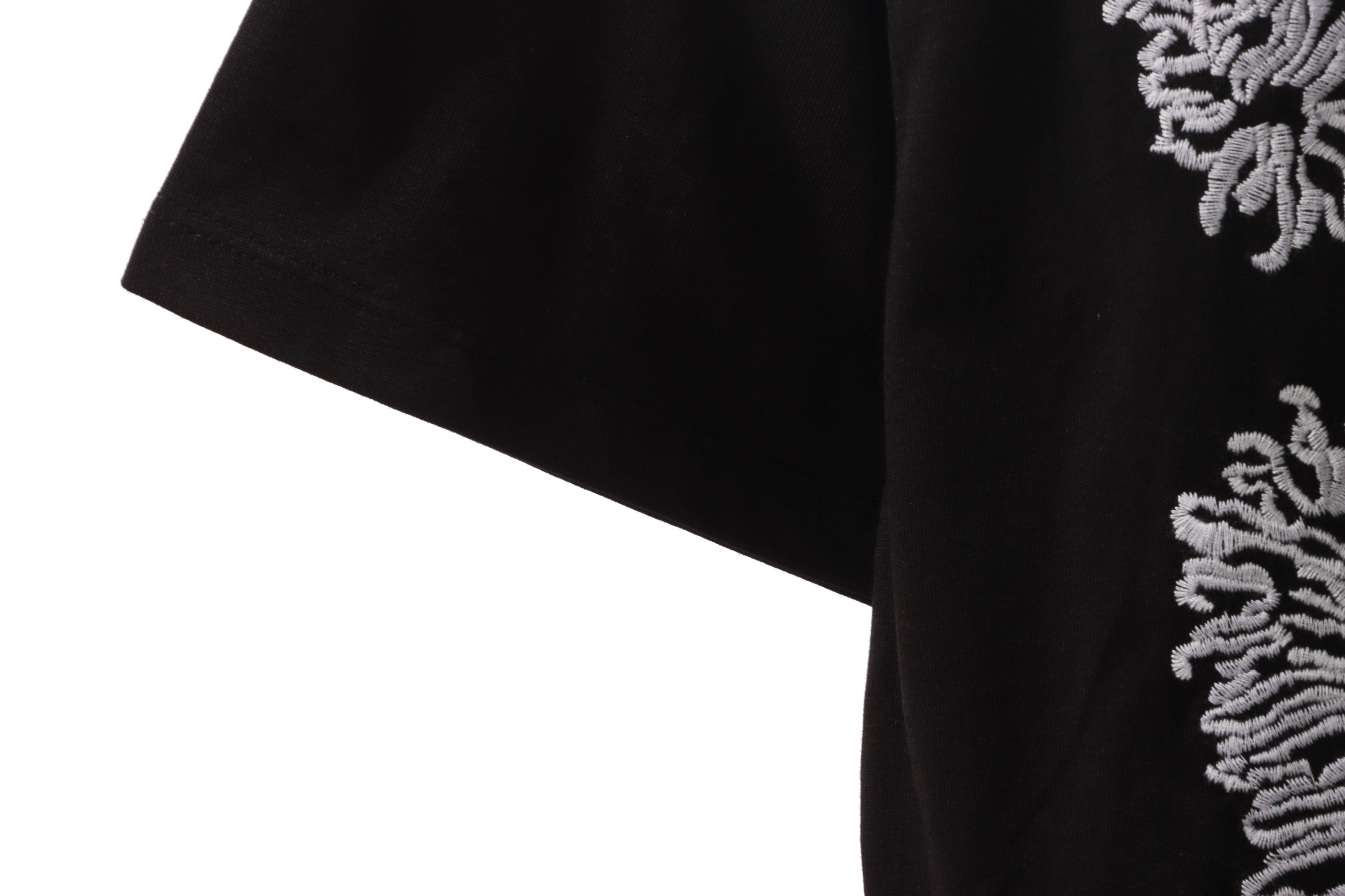 OW embroidered arrow short sleeves black