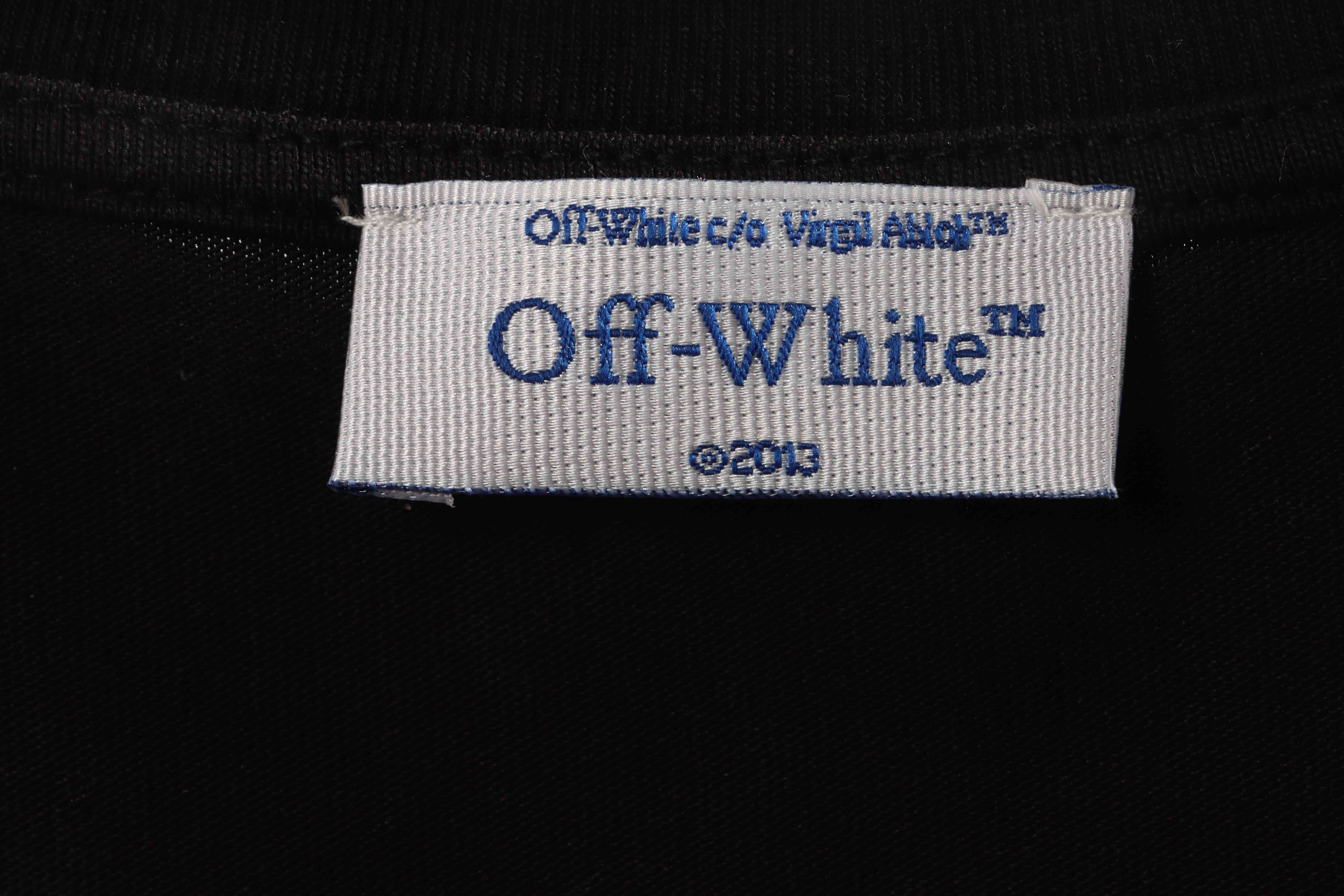 OW embroidered arrow short sleeves black