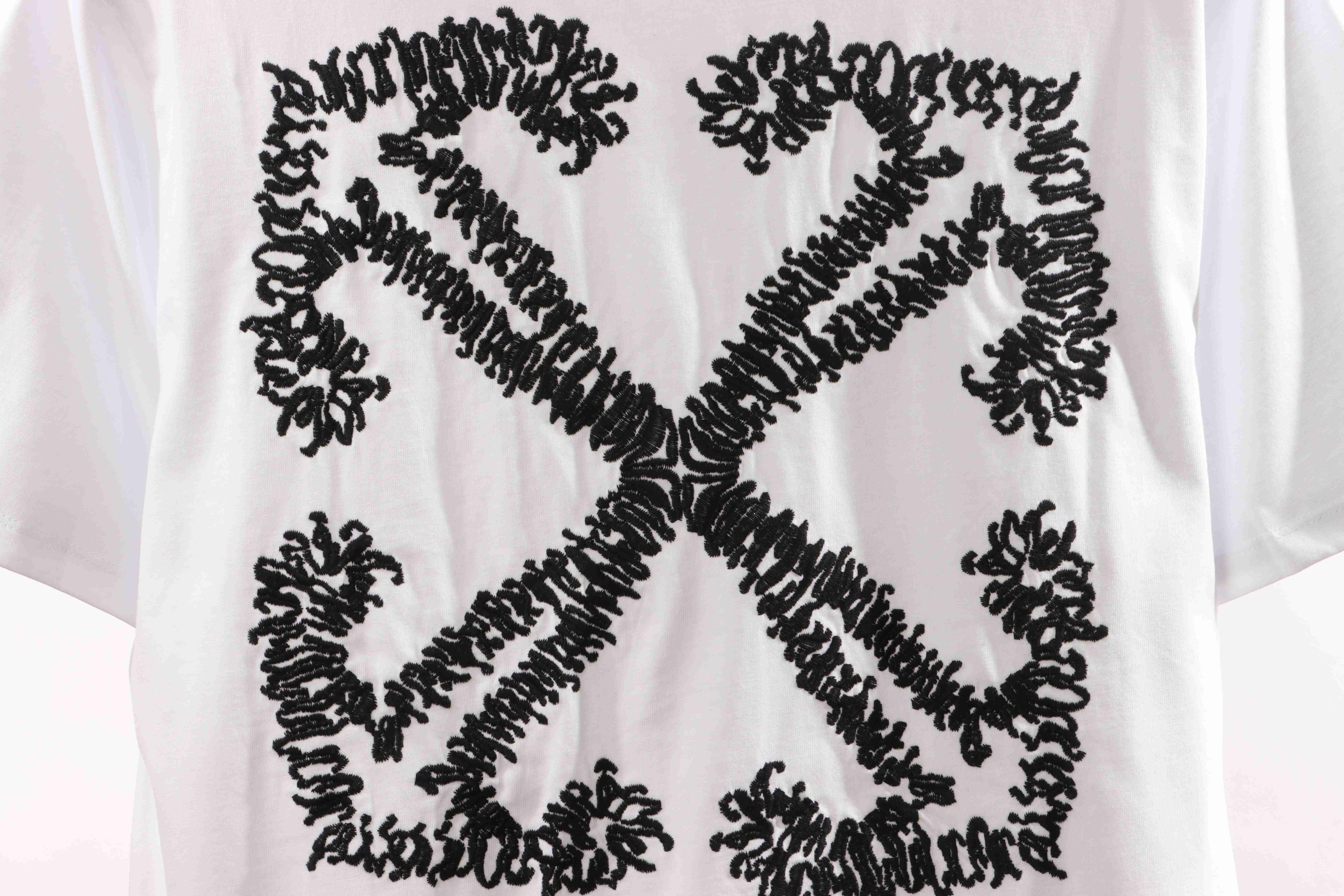 OW embroidered arrow short sleeves White