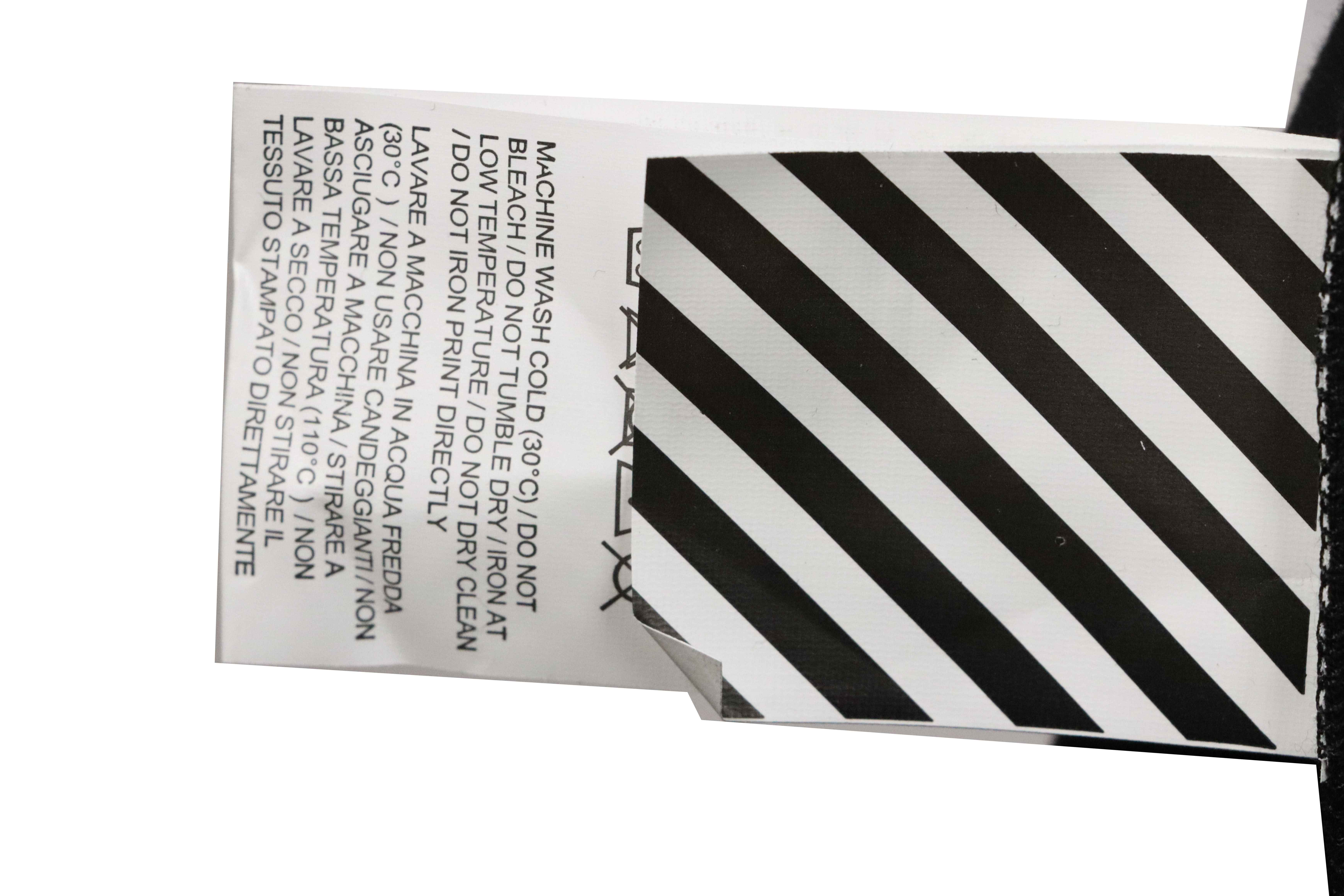 OW Incomplete Lines Arrow Printed Short Sleeve Black