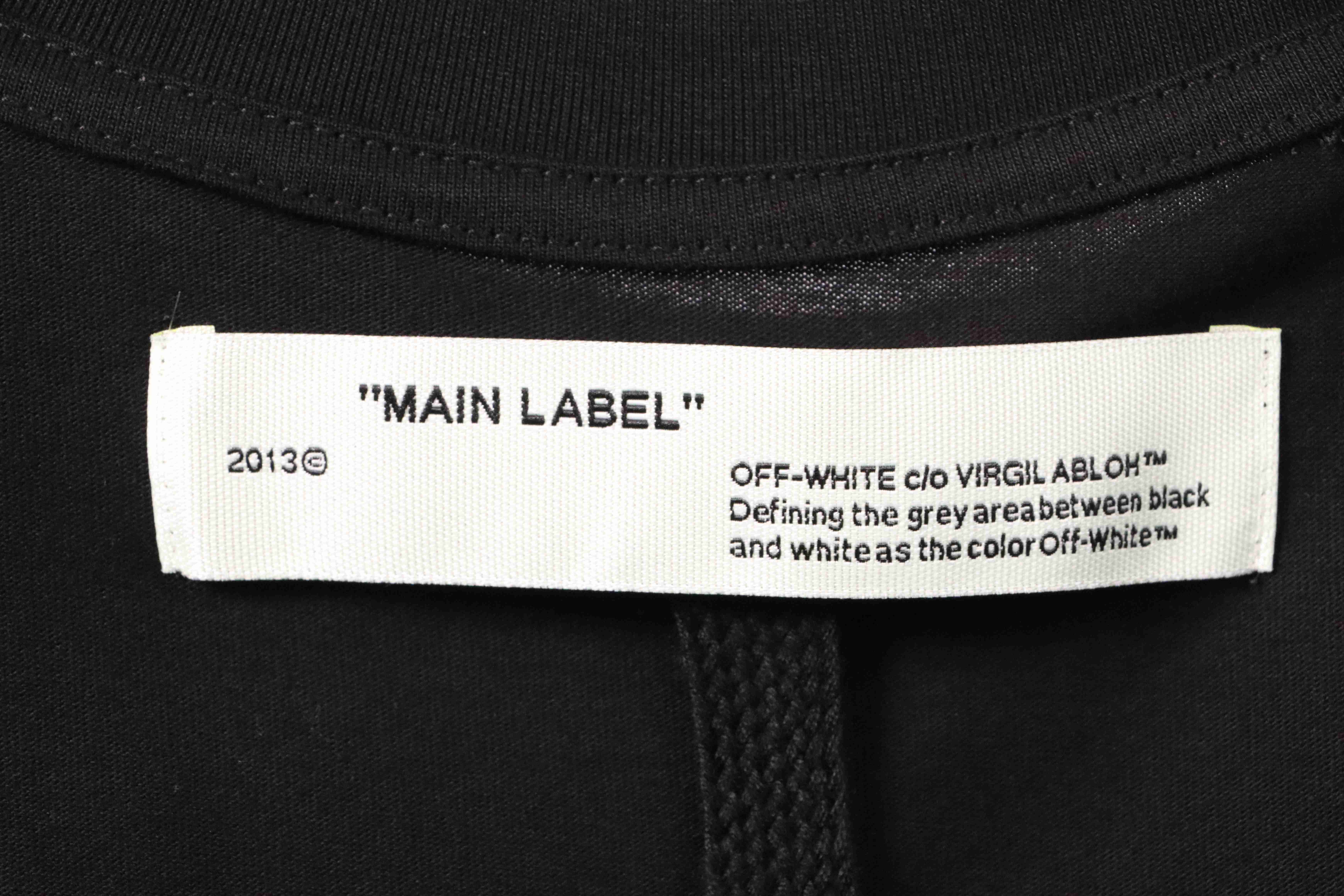 OW Incomplete Lines Arrow Printed Short Sleeve Black