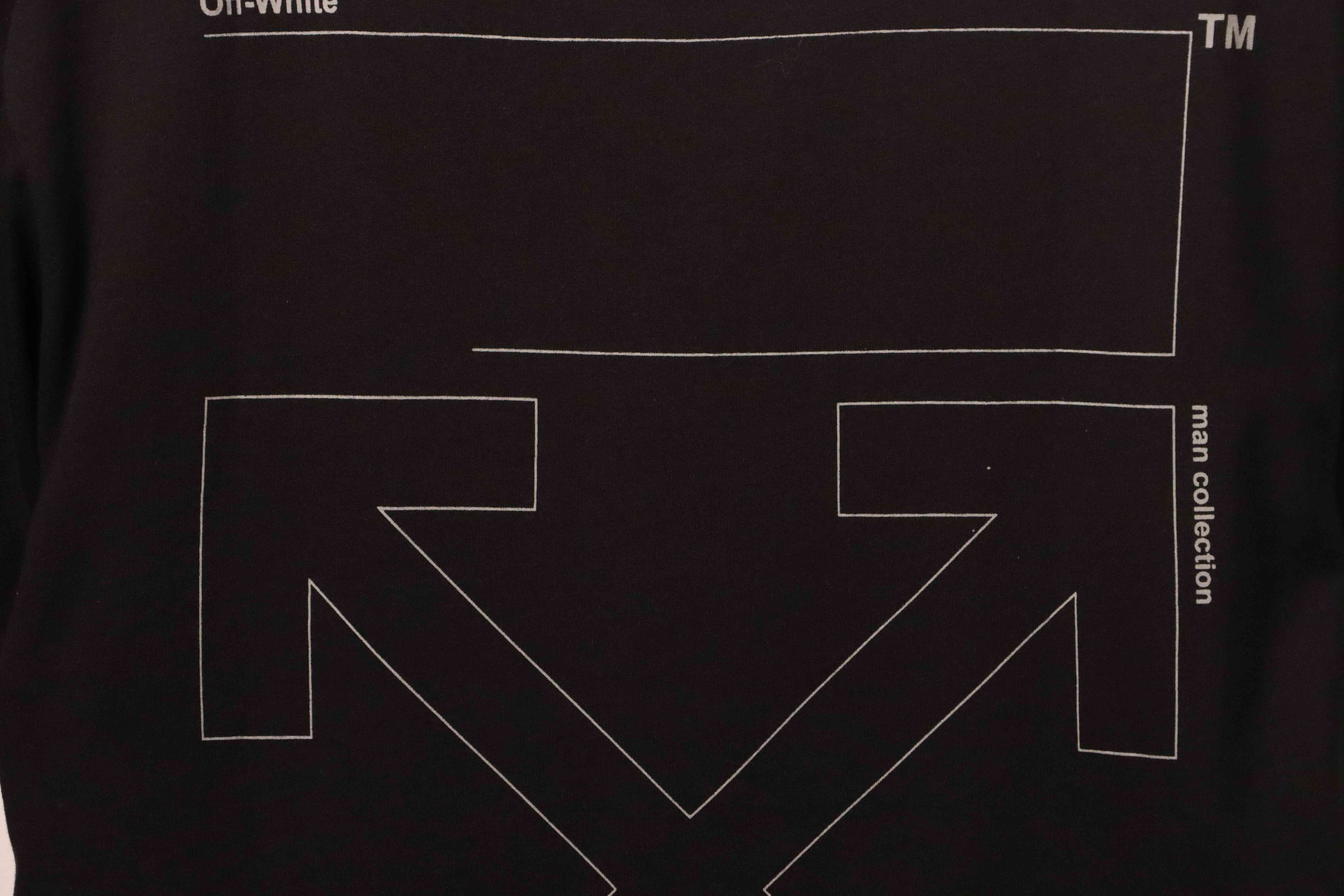 OW Incomplete Lines Arrow Printed Short Sleeve Black