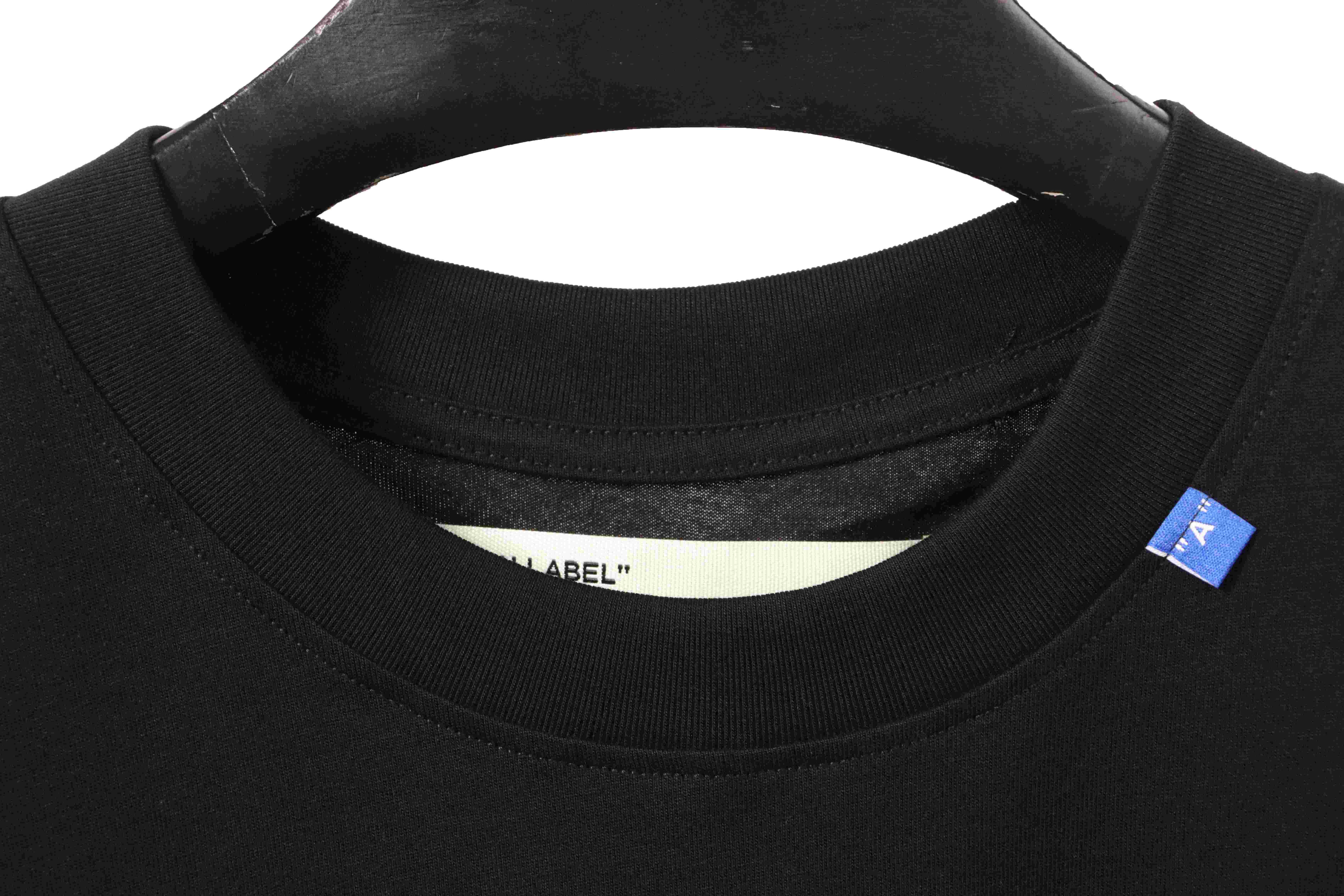 OW Incomplete Lines Arrow Printed Short Sleeve Black