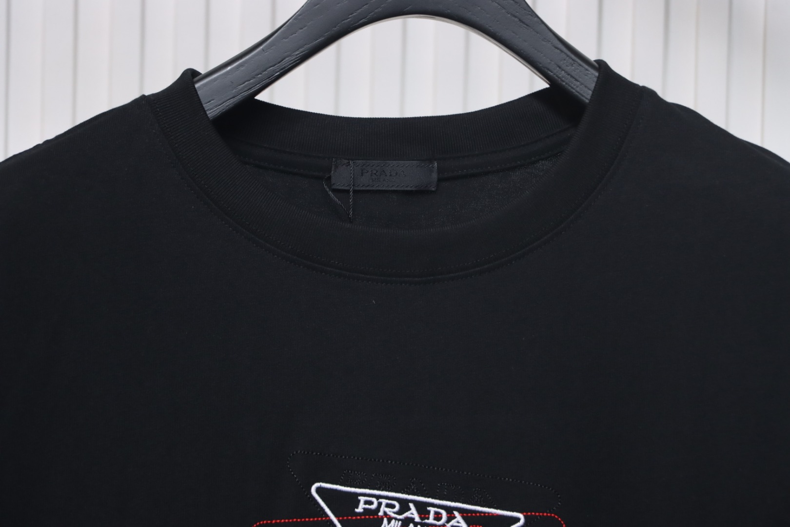 Prada 25ss Overlapping Embroidered Triangle Logo Short Sleeve Black