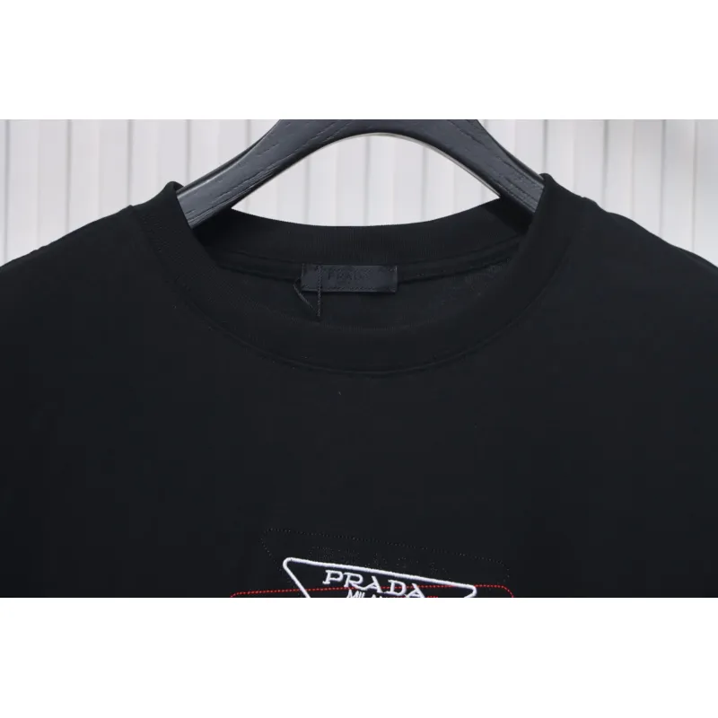 Prada 25ss Overlapping Embroidered Triangle Logo Short Sleeve Black