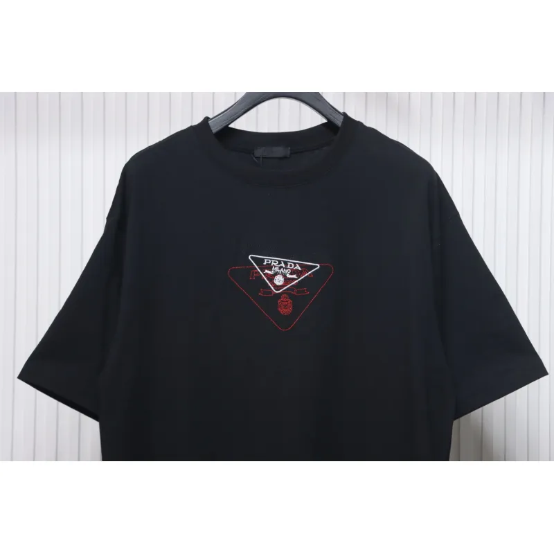 Prada 25ss Overlapping Embroidered Triangle Logo Short Sleeve Black
