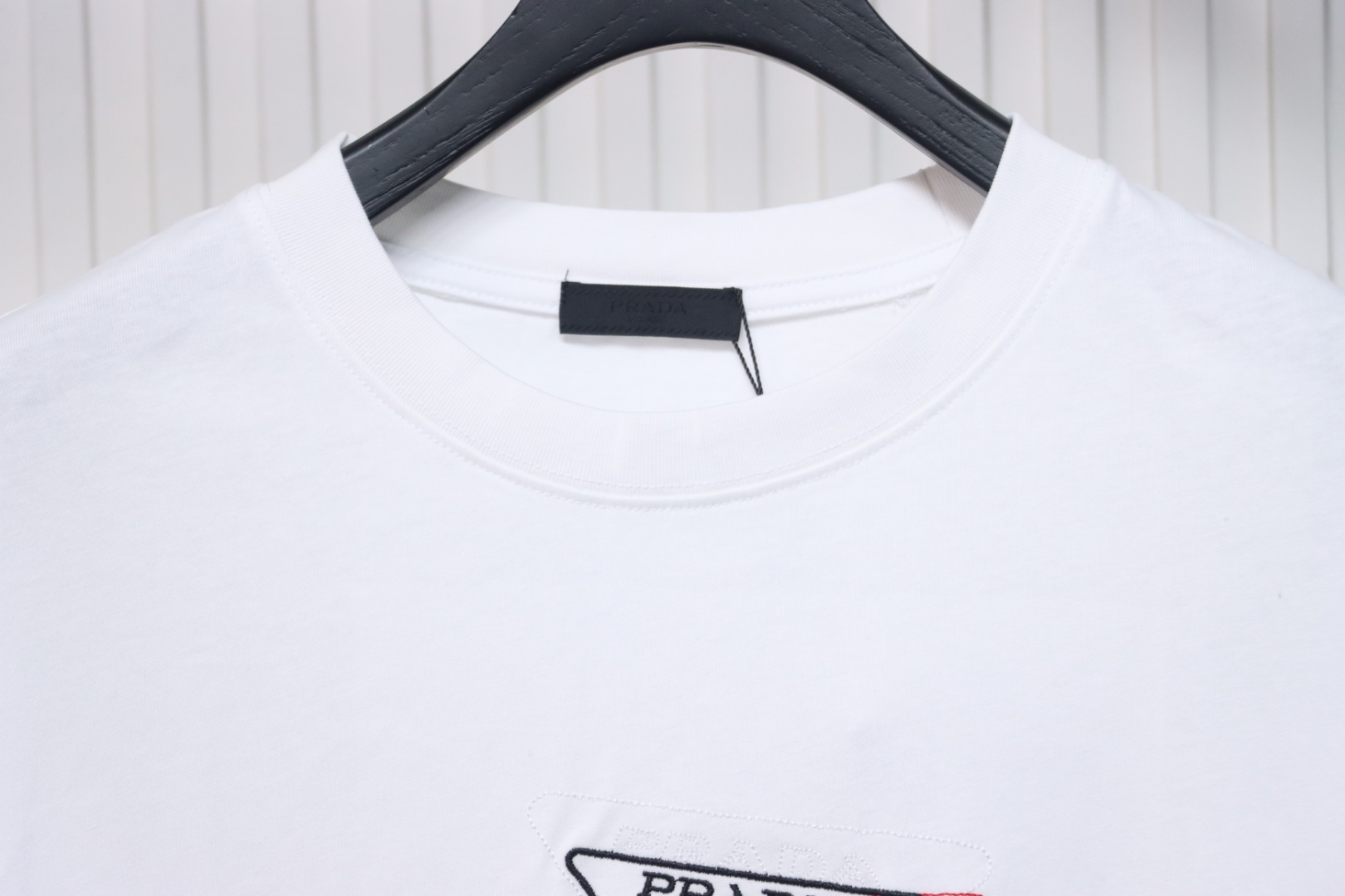 Prada 25ss Overlapping Embroidered Triangle Logo Short Sleeve White