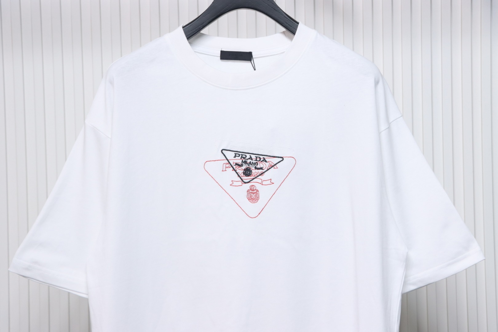 Prada 25ss Overlapping Embroidered Triangle Logo Short Sleeve White