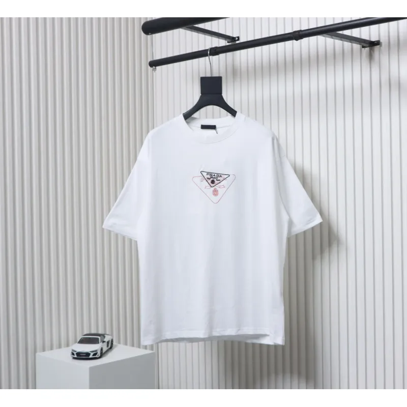 Prada 25ss Overlapping Embroidered Triangle Logo Short Sleeve White