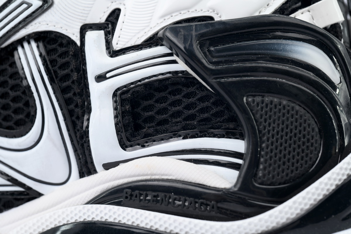 Top Version Balenciaga Runner Sneaker White Black 772774 W3RMU 9010