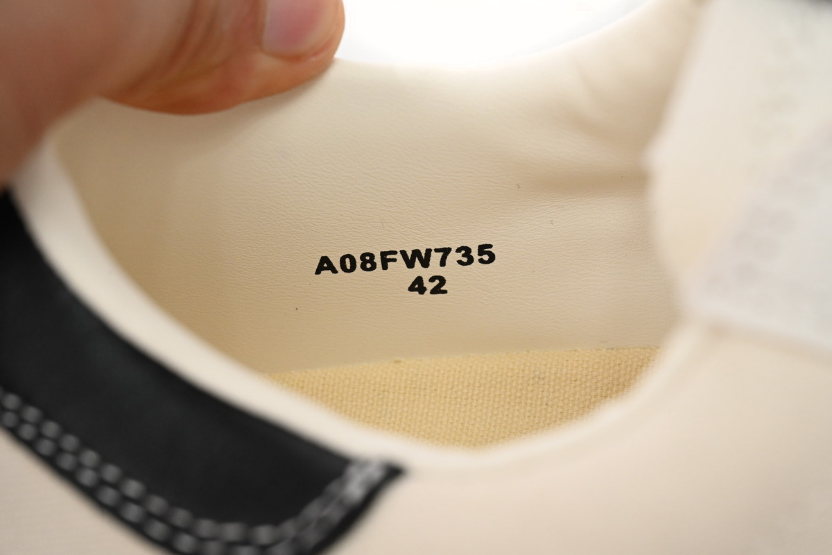 MIHARA YASUHIRO White And All White And Black Tail NO.763