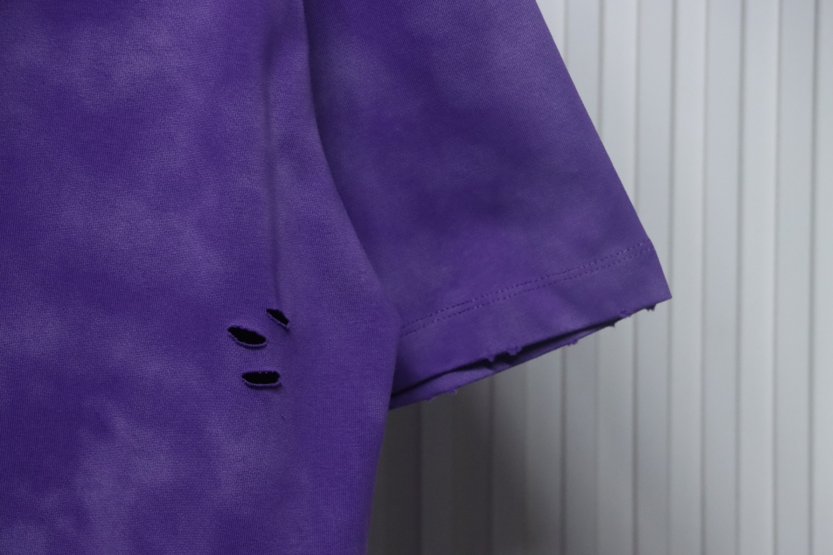 Balenciaga 23ss Rivet Puncture Washed Hole T-shirt Purple